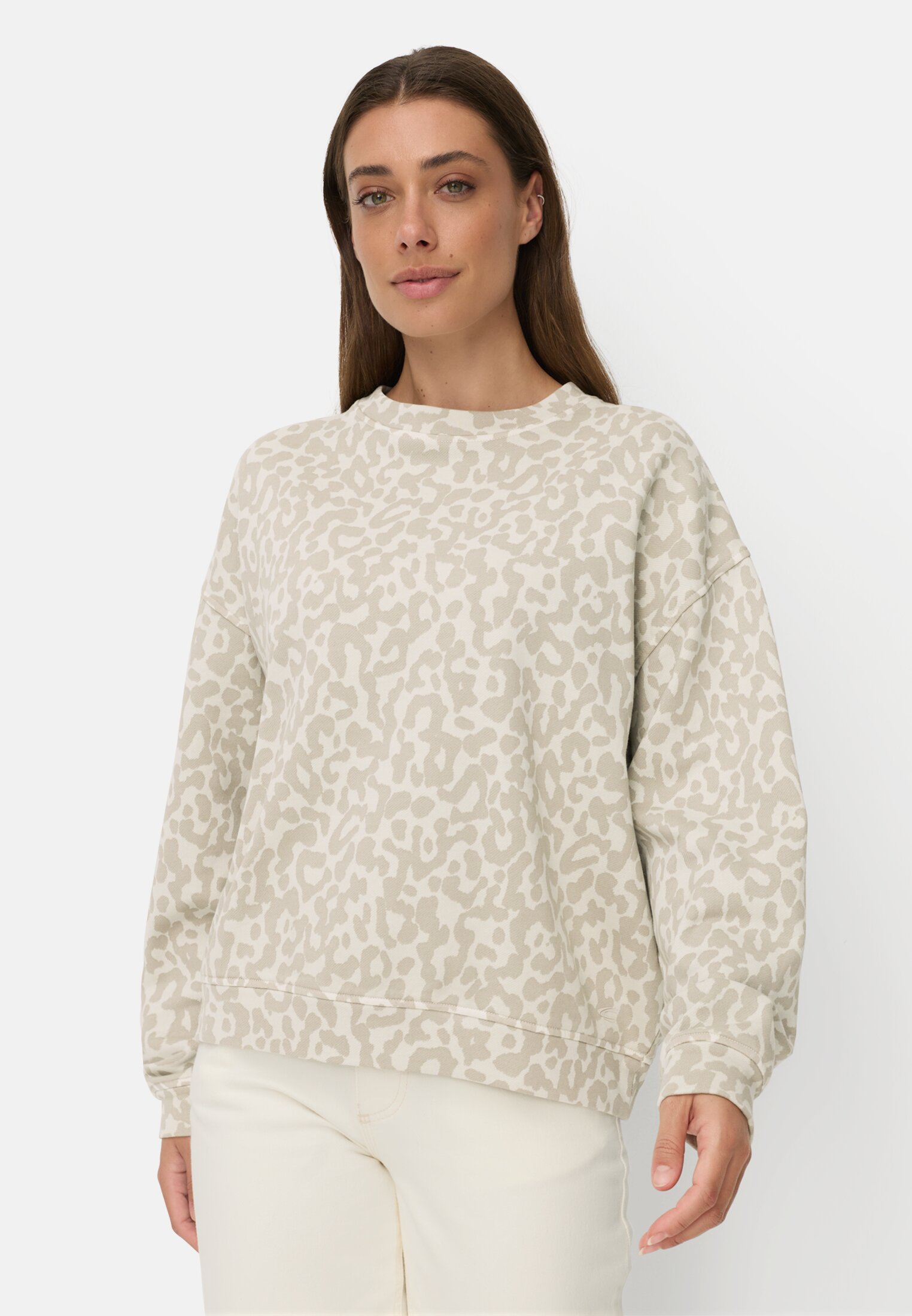 Damen Oversize-Sweatshirt aus 100% Baumwolle Beige getragen vorn