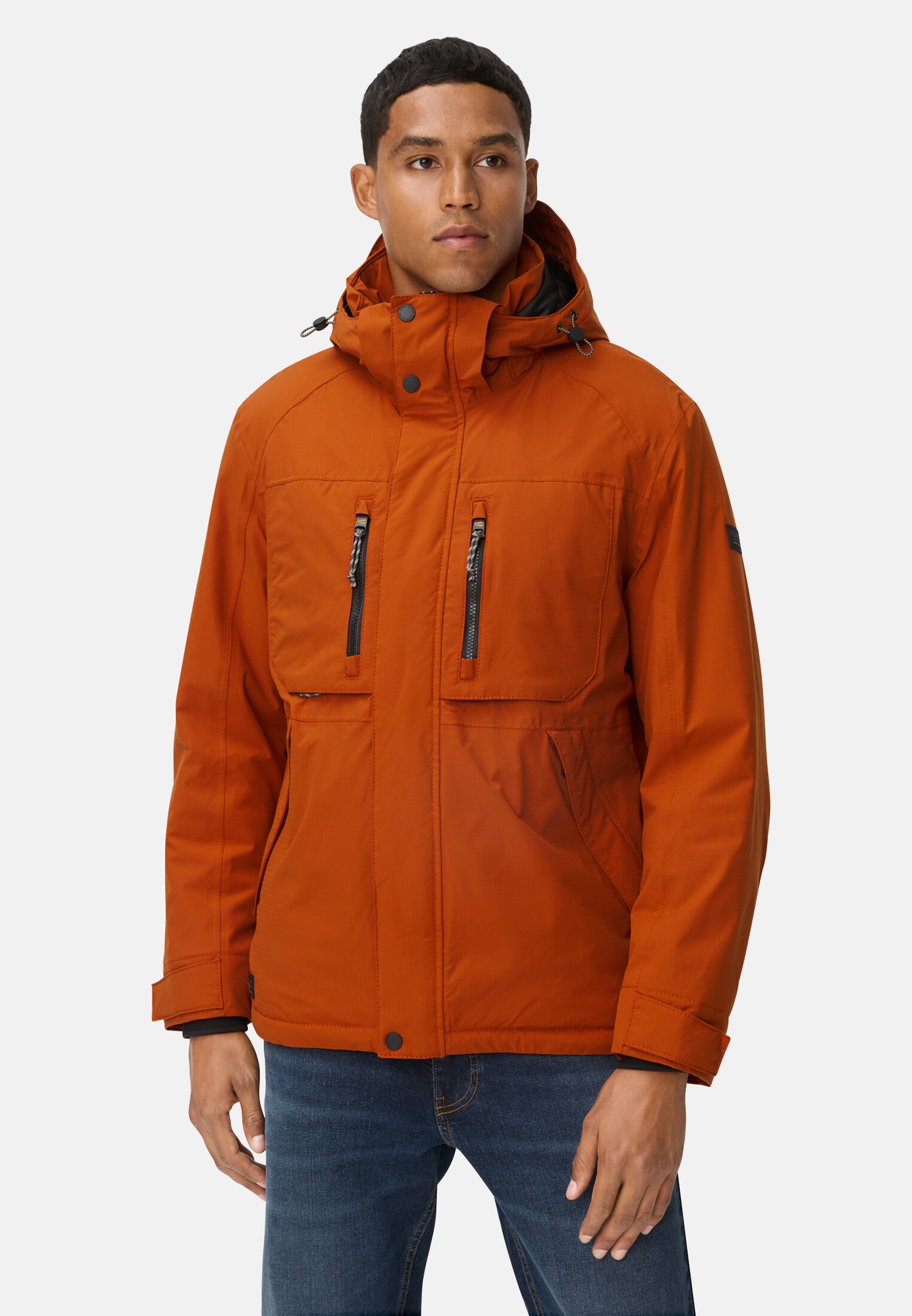 Herren teXXXactive® Jacke mit abnehmbarer Kapuze Zimt getragen vorn