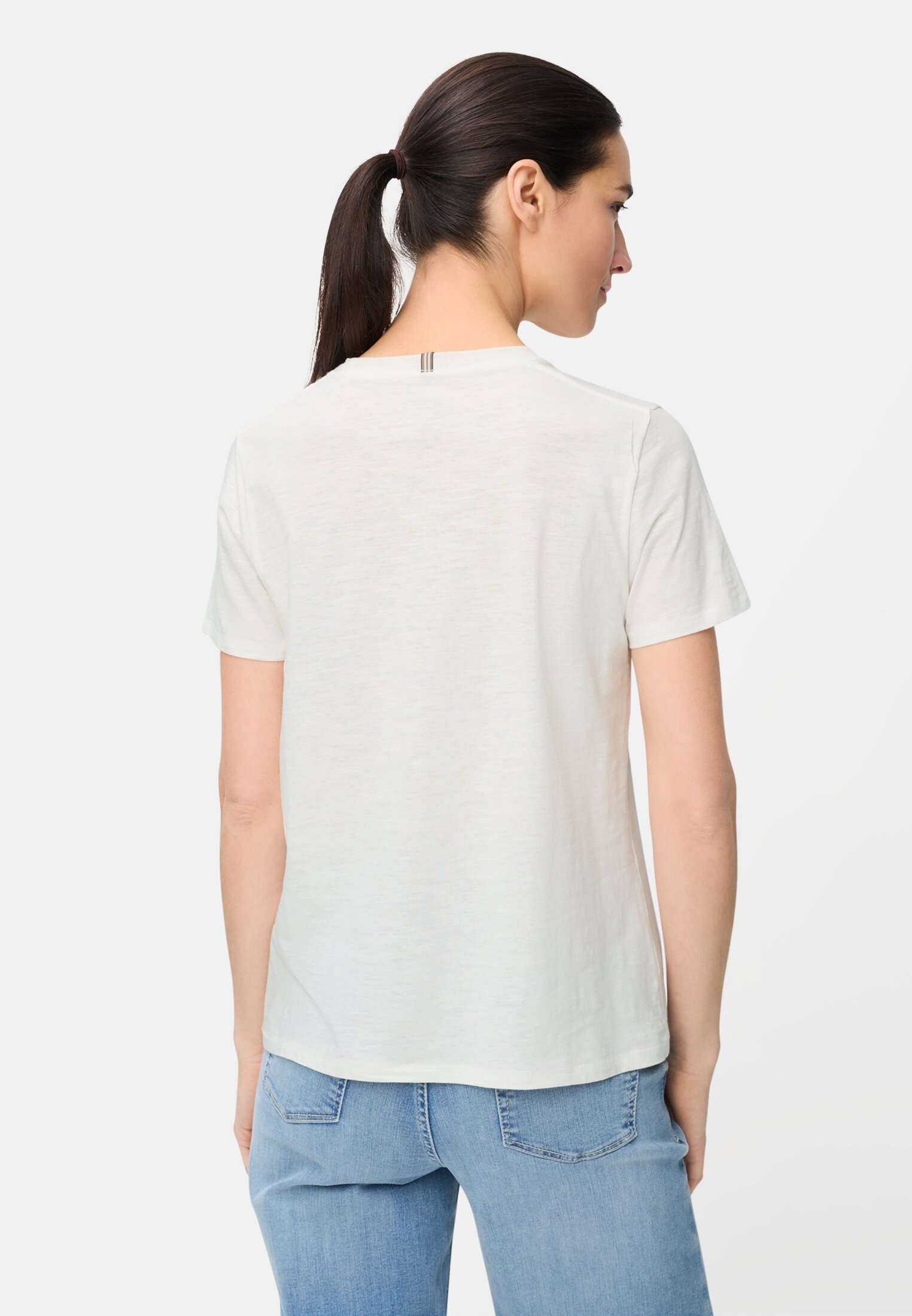 Damen T-Shirt aus reiner Baumwolle Milchweiß getragen hinten