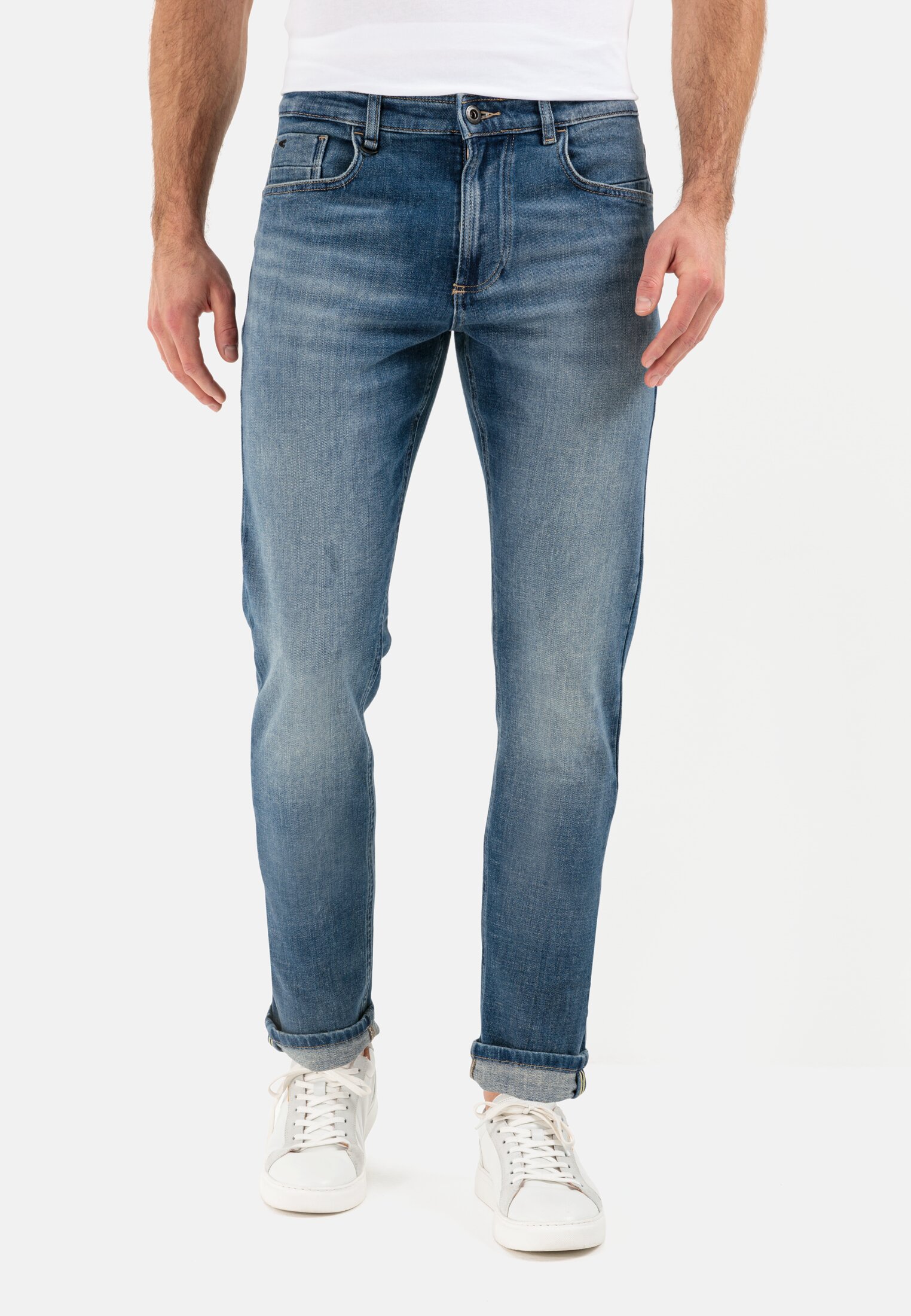 Men Tapered Fit Jeans with Smartphone Pocket Blue worn front