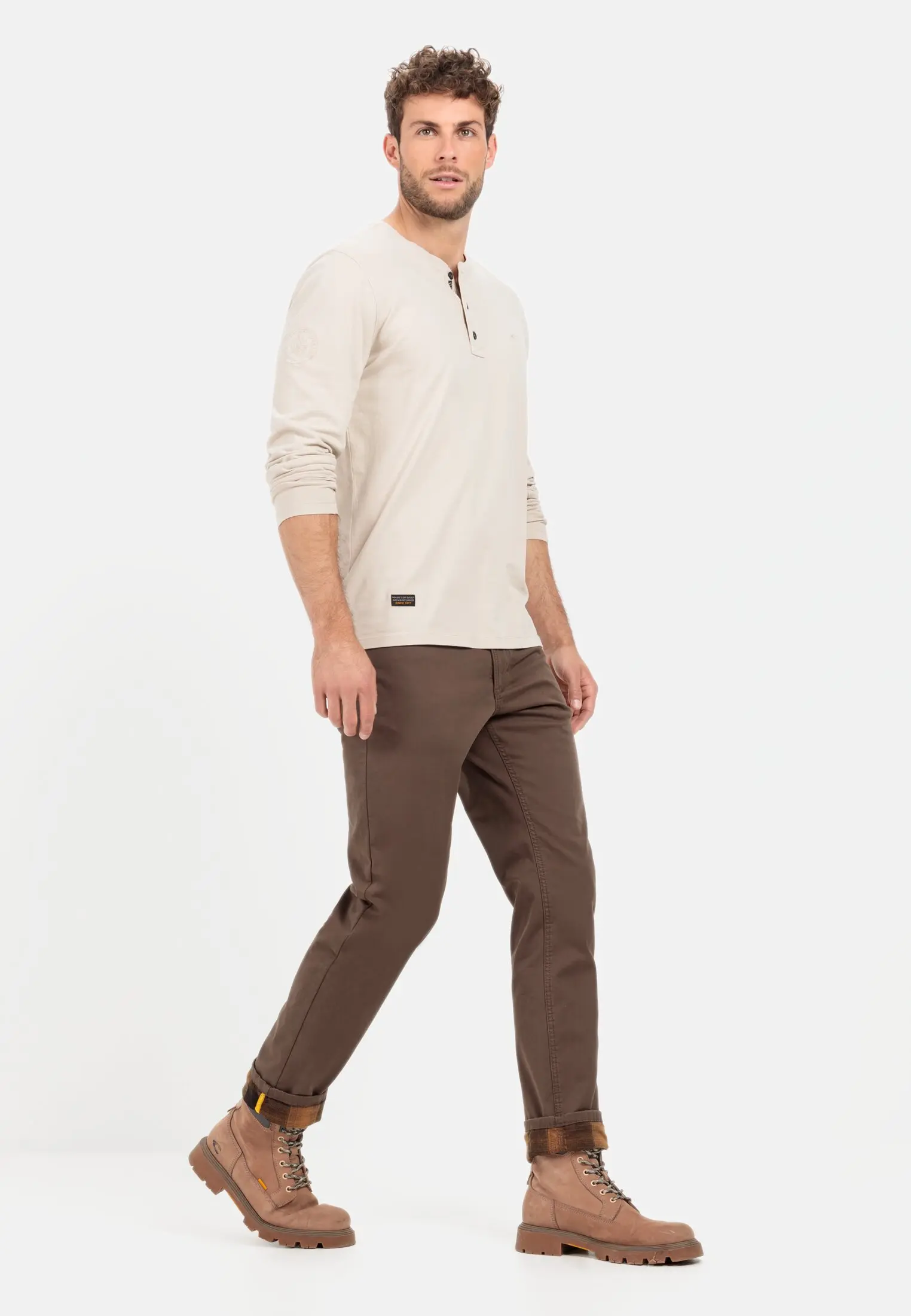 489325-2f37-31-m3-00.webp