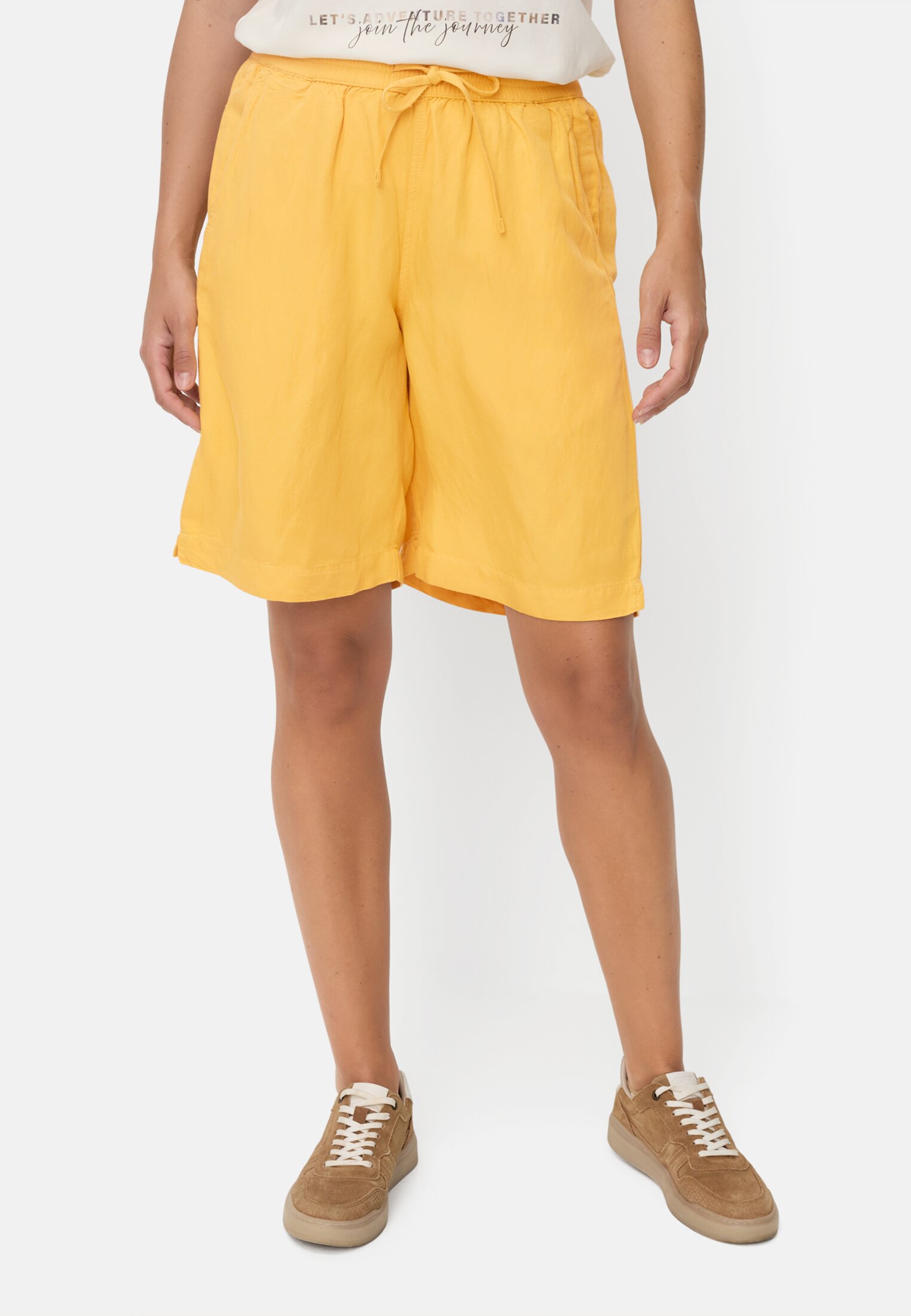 Damen Bermuda Shorts mit Tunnelzug Gelb getragen vorn