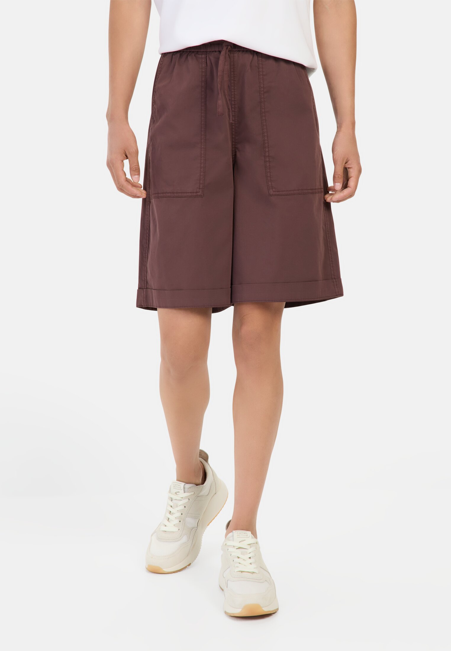 Women Bermuda shorts with elastic drawstring Dark Red worn front