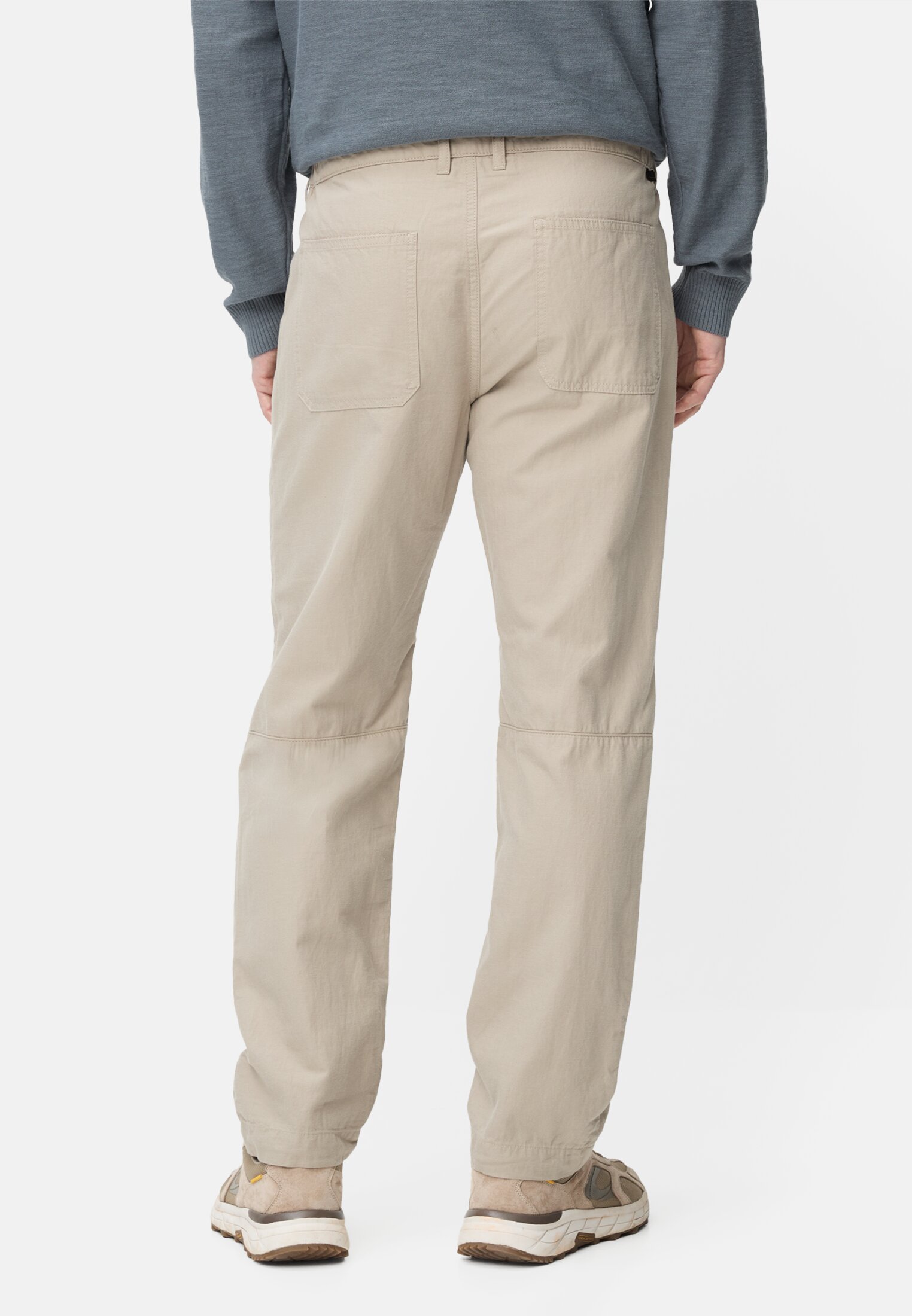 Herren Chinohose mit Tunnelzug Beige getragen hinten