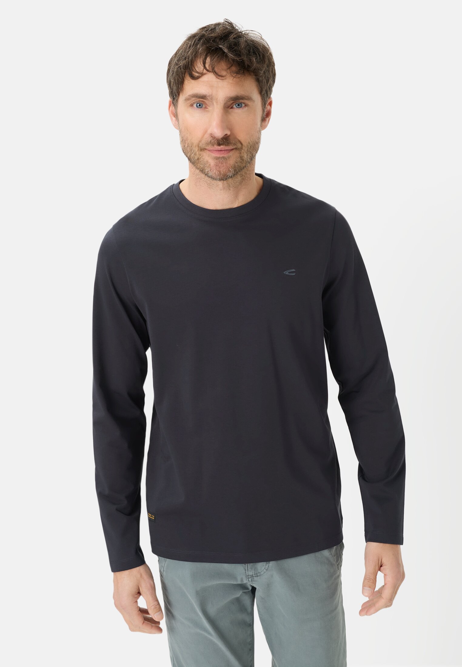 Men fleXXXactive® Long Sleeve Shirt with Crew Neck Dark Blue worn front