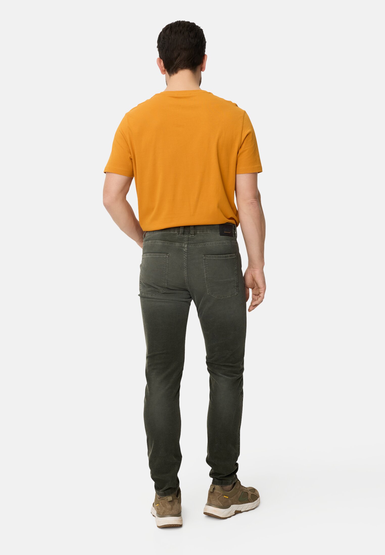 Herren Slim Fit 5-Pocket Hose Waldgrün getragen hinten