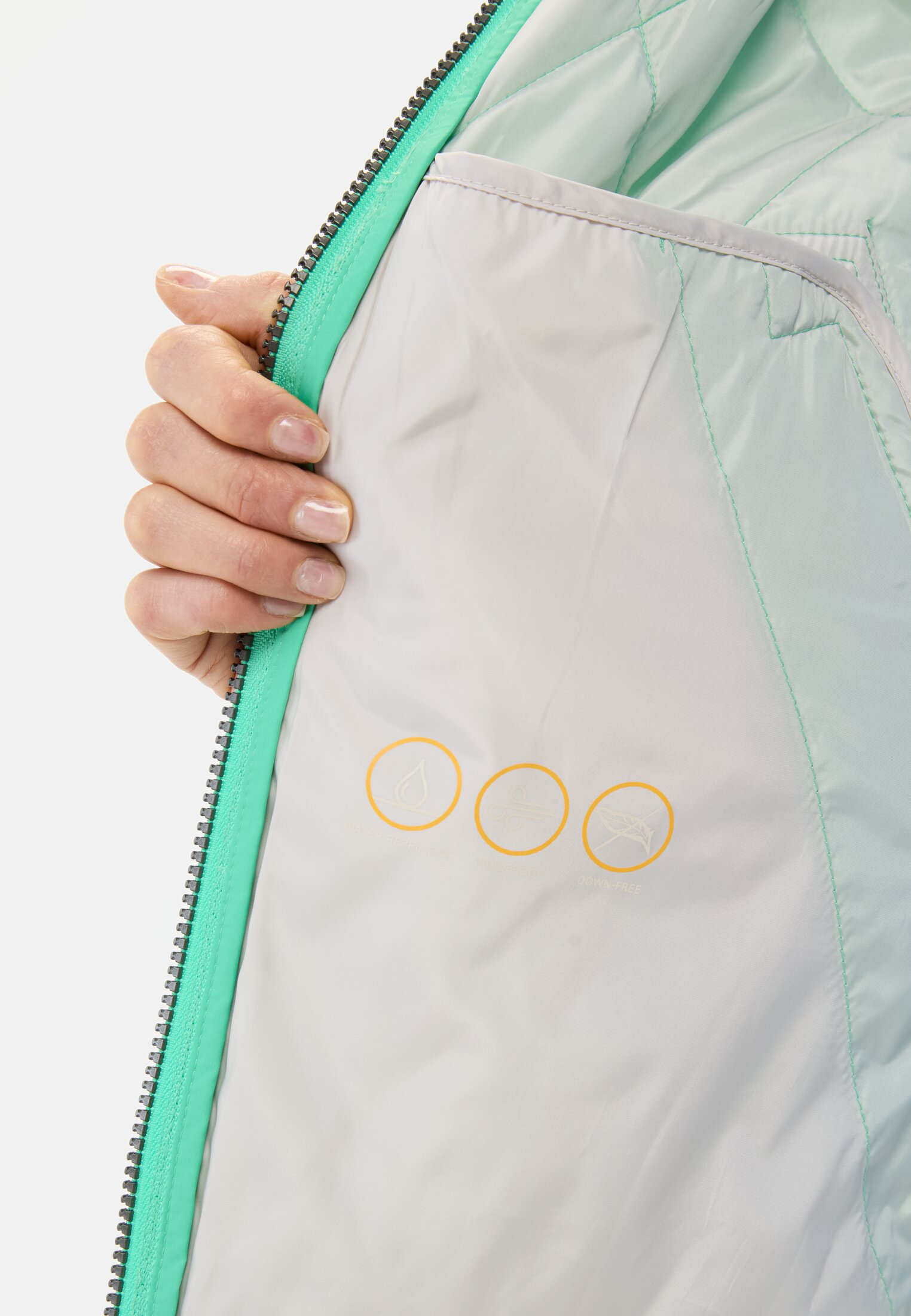 Women Jacket with diamond quilting Peppermint worn detail close