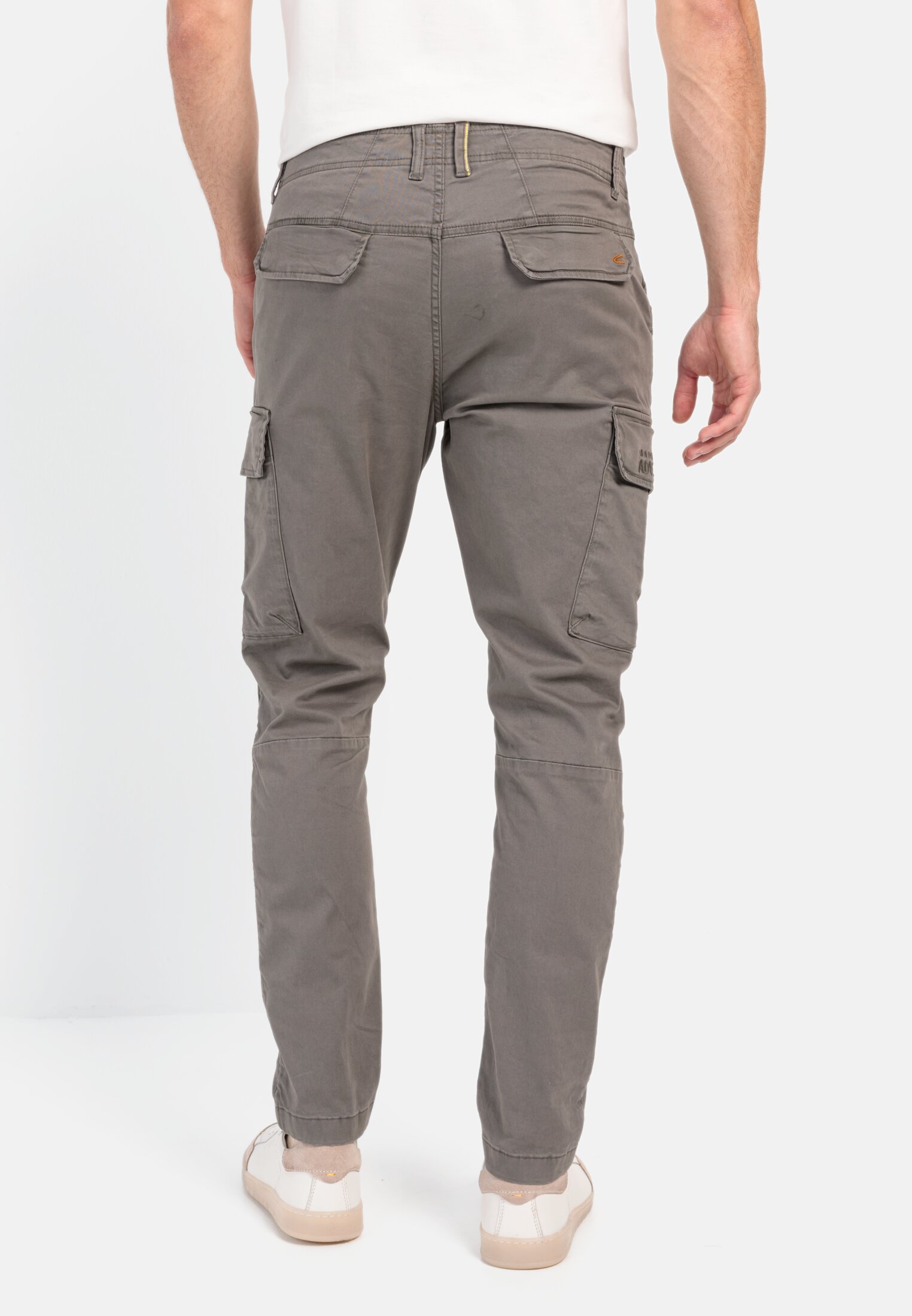 Men Tapered fit cargo pants Grey worn back