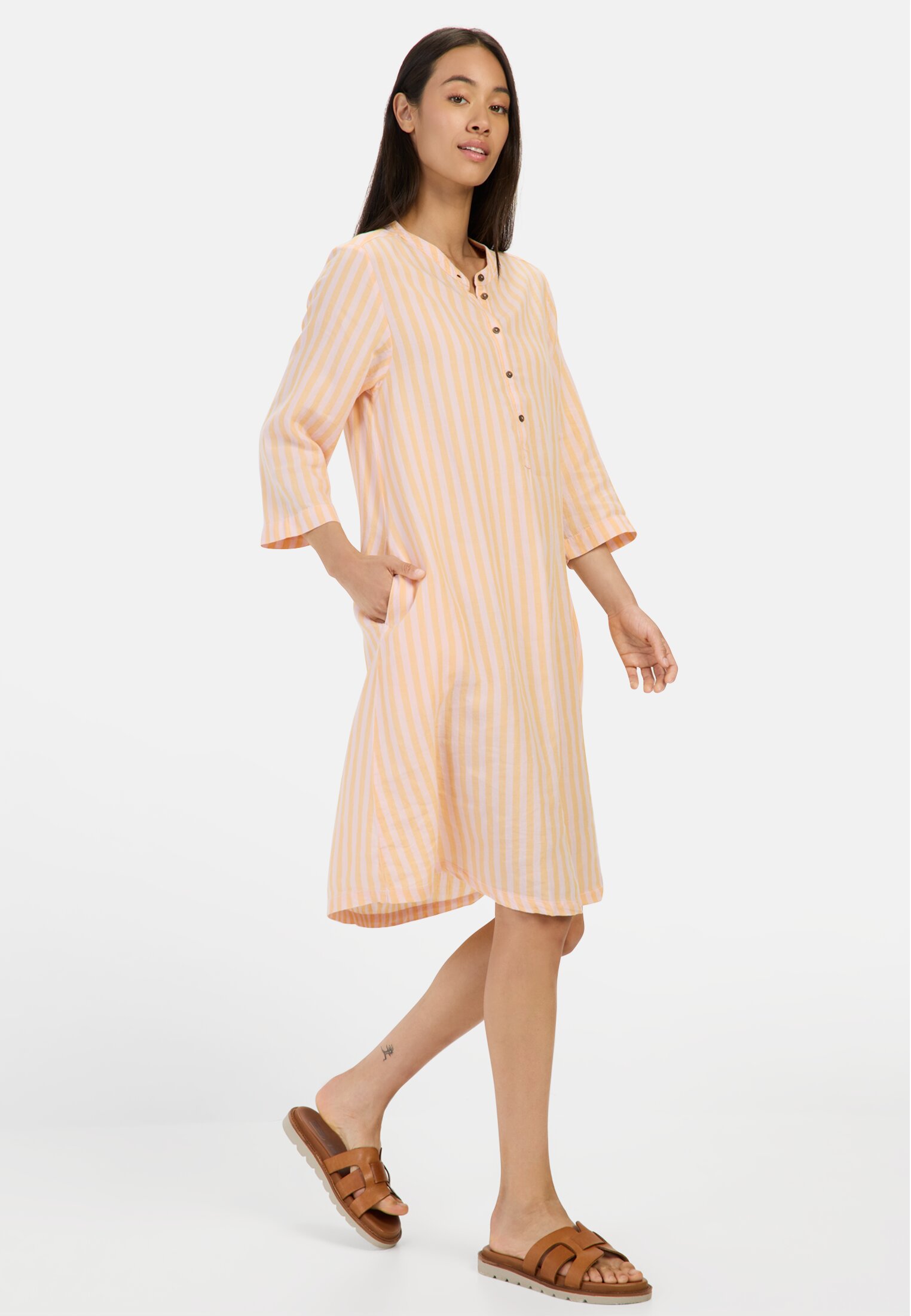 Women Midi dress with back pleat Orange worn front full body