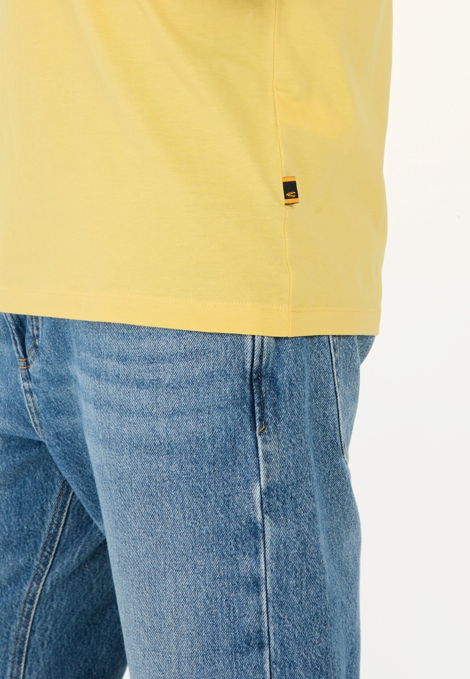 Men T-shirt made from organic cotton Citron worn detail close