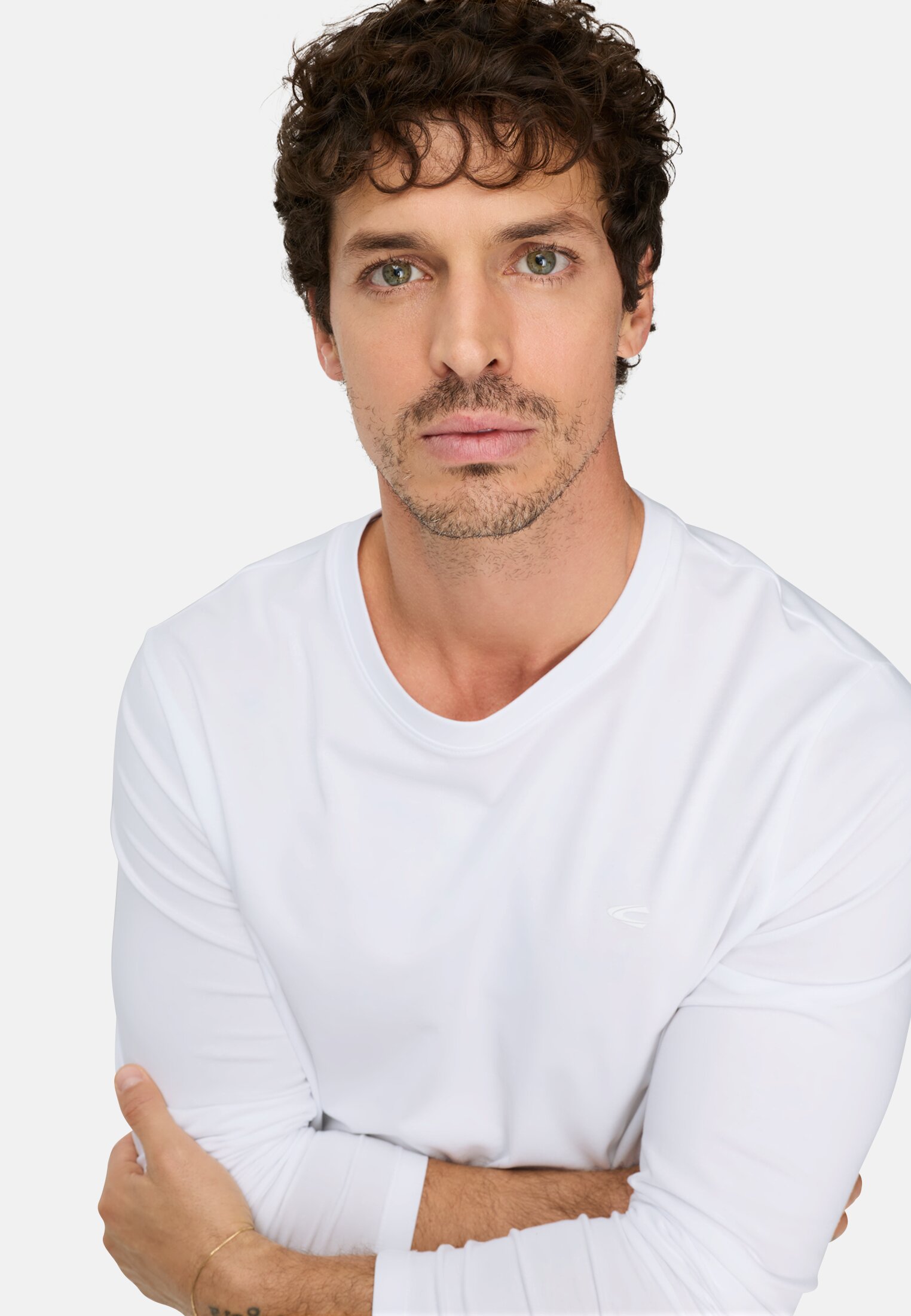 Men fleXXXactive® Long Sleeve Shirt with Crew Neck White worn emotional