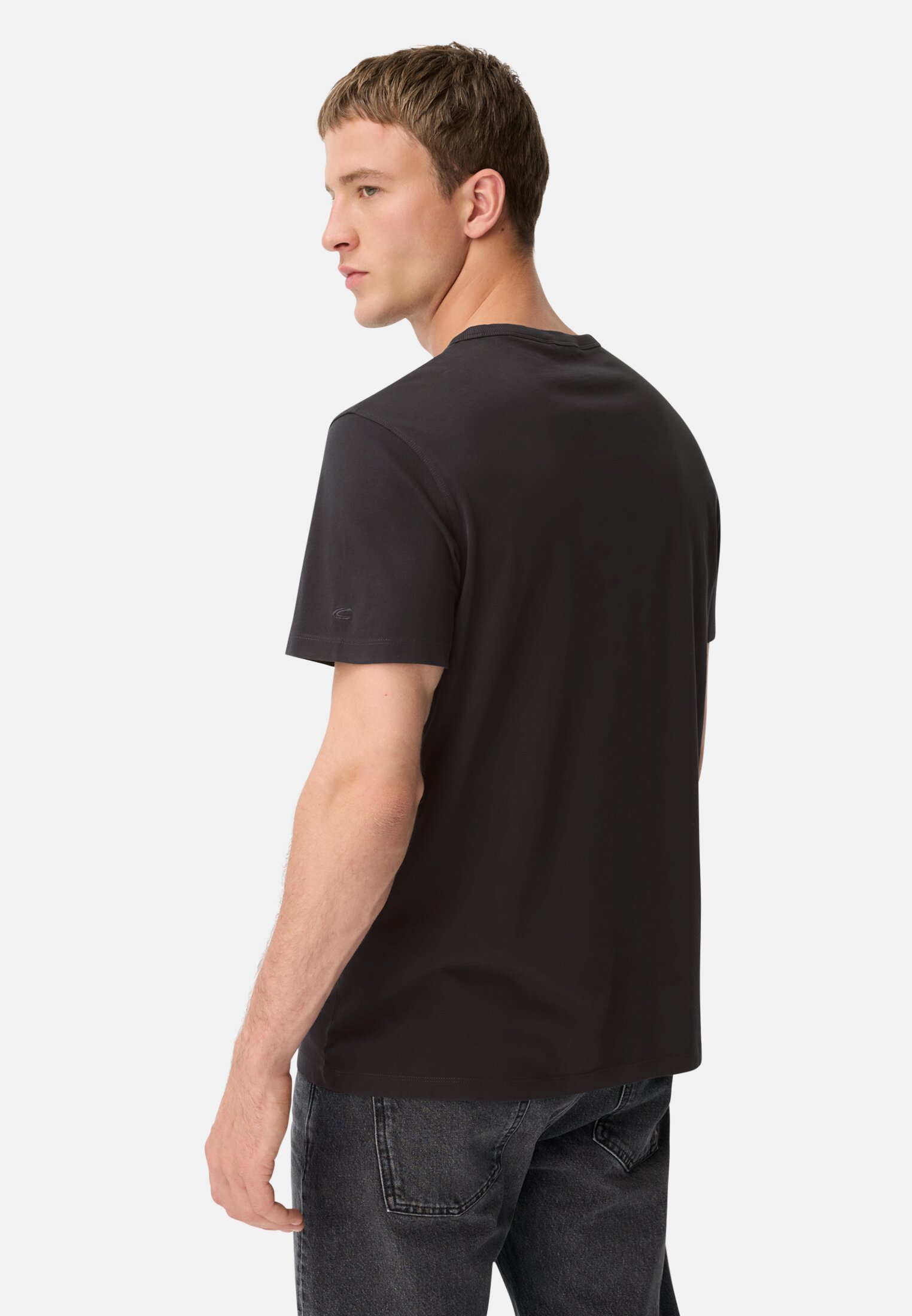 Herren T-Shirt aus reiner Baumwolle mit Rundhalsausschnitt Schwarz getragen hinten