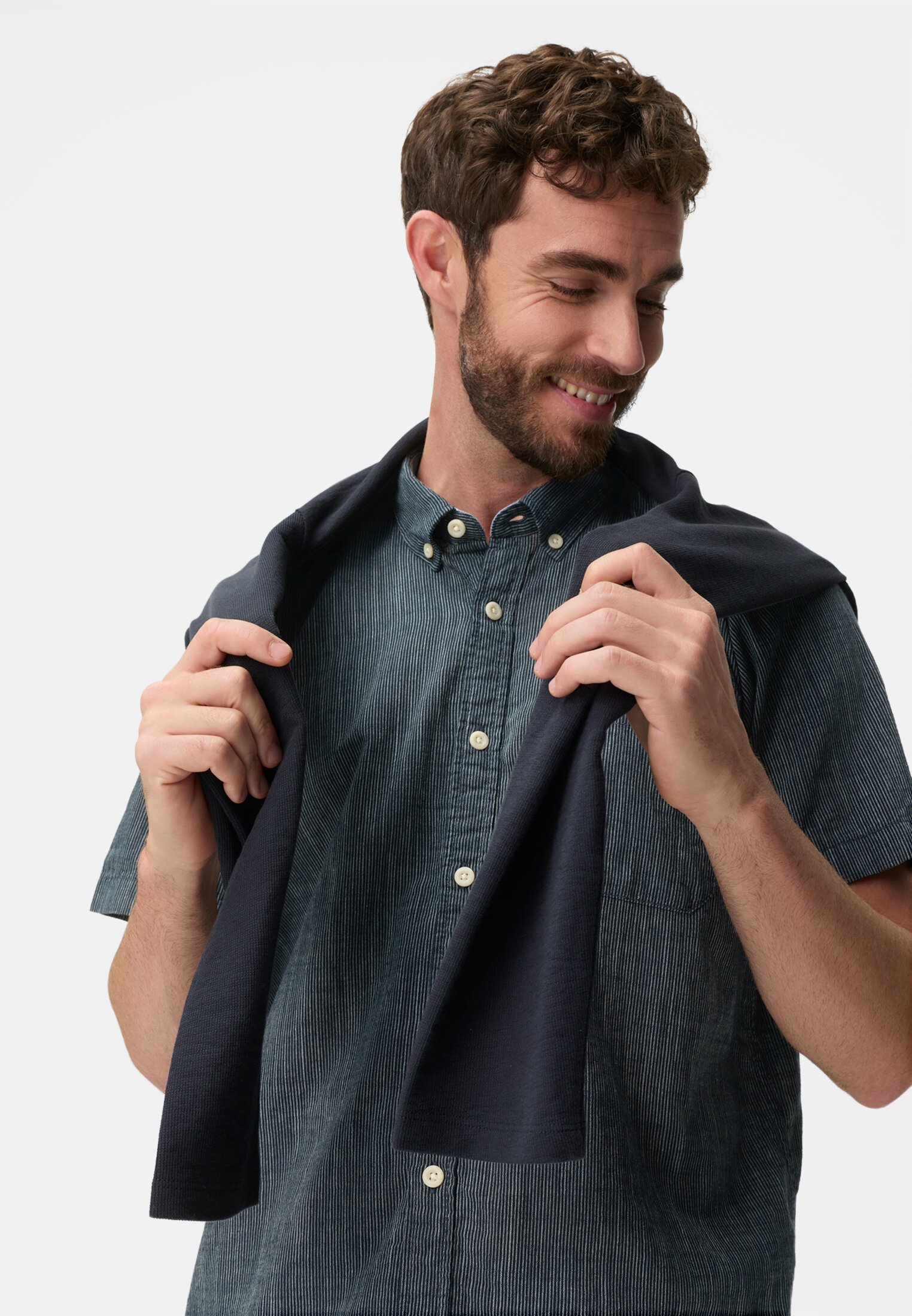 Men Short-sleeve shirt with contrast details Dark Blue worn emotional