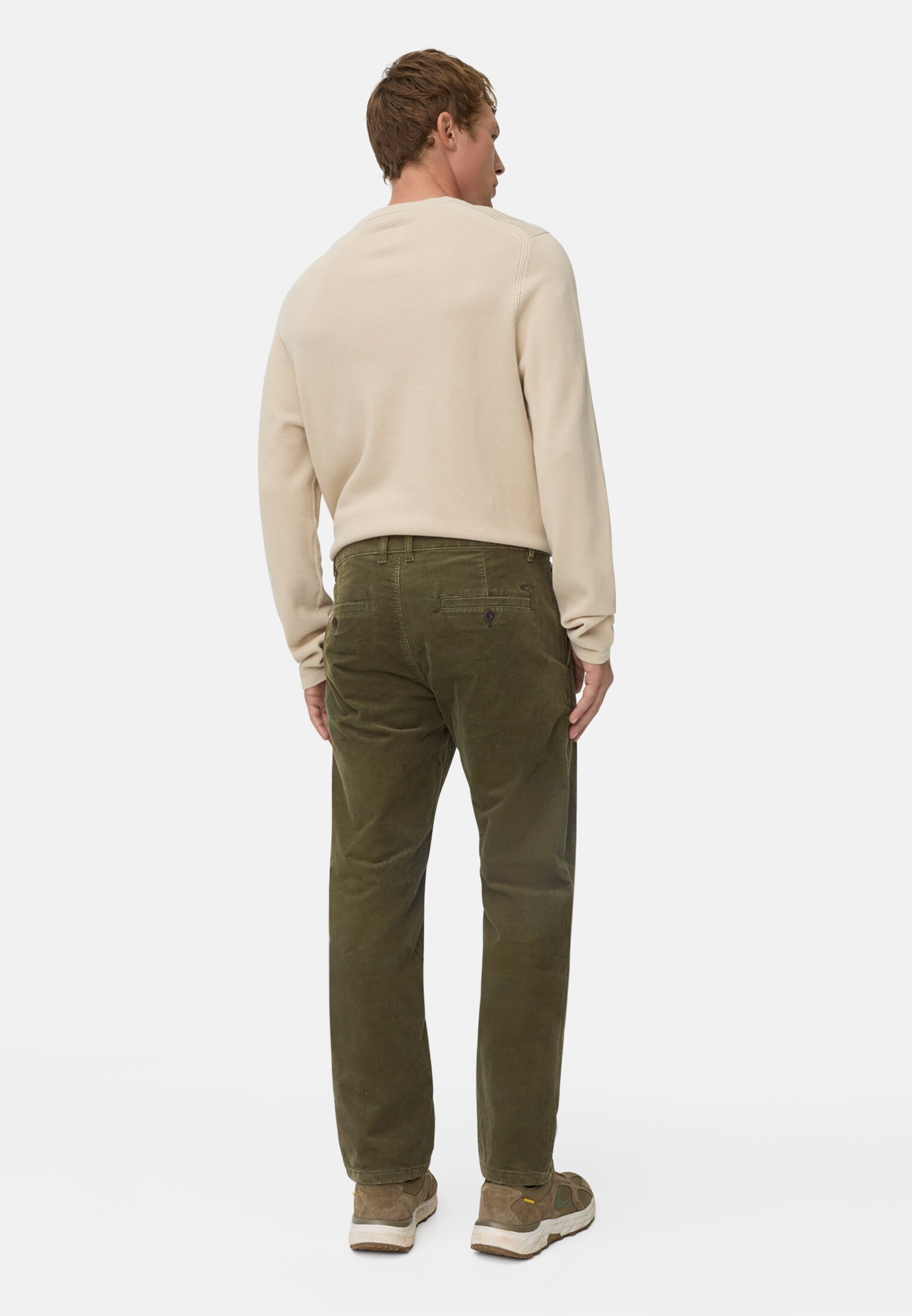 Herren Chino Thermo mit wärmeisolierender Funktion Waldgrün getragen hinten
