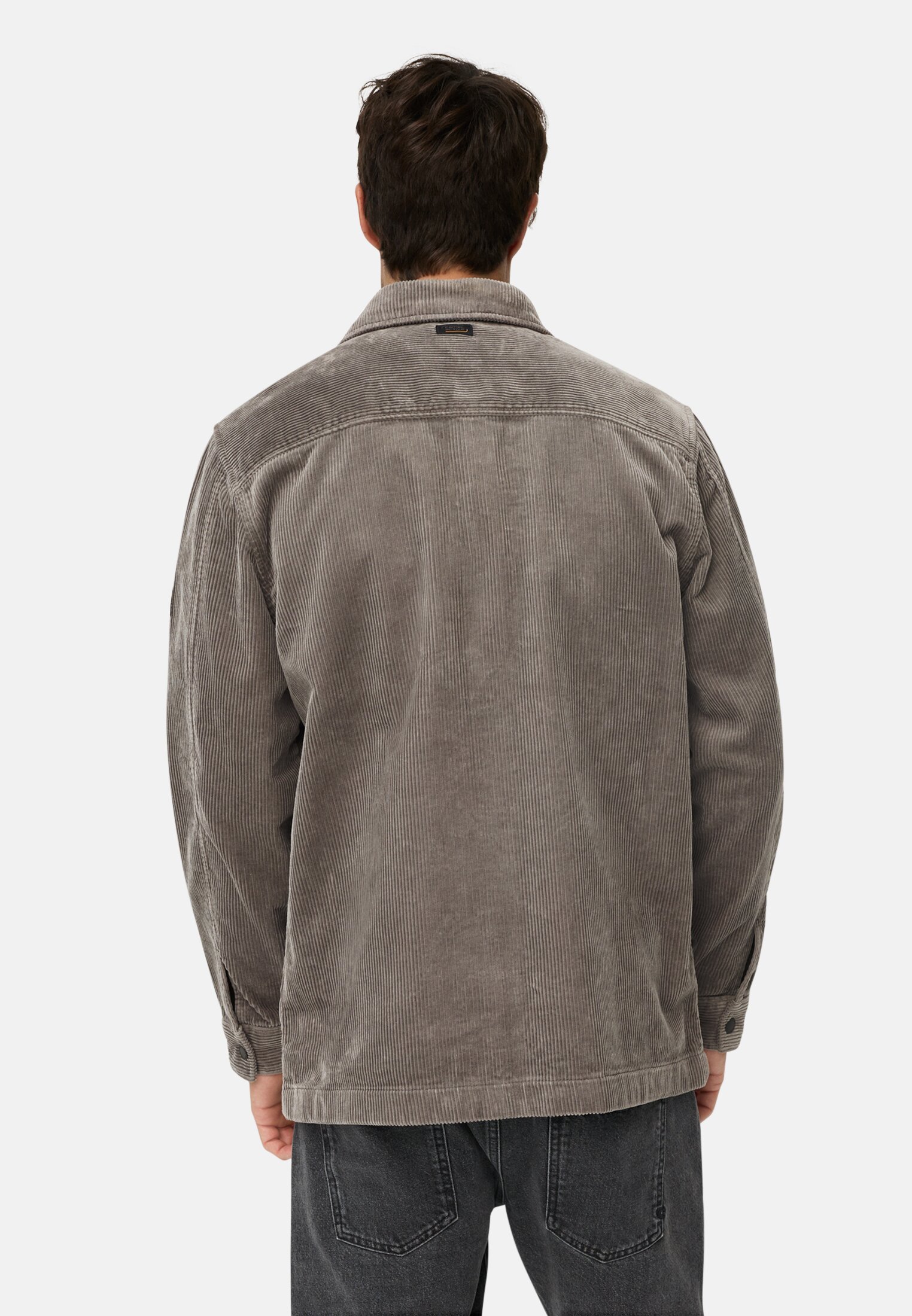 Herren Cord Overshirt mit Druckknöpfen Steingrau getragen hinten