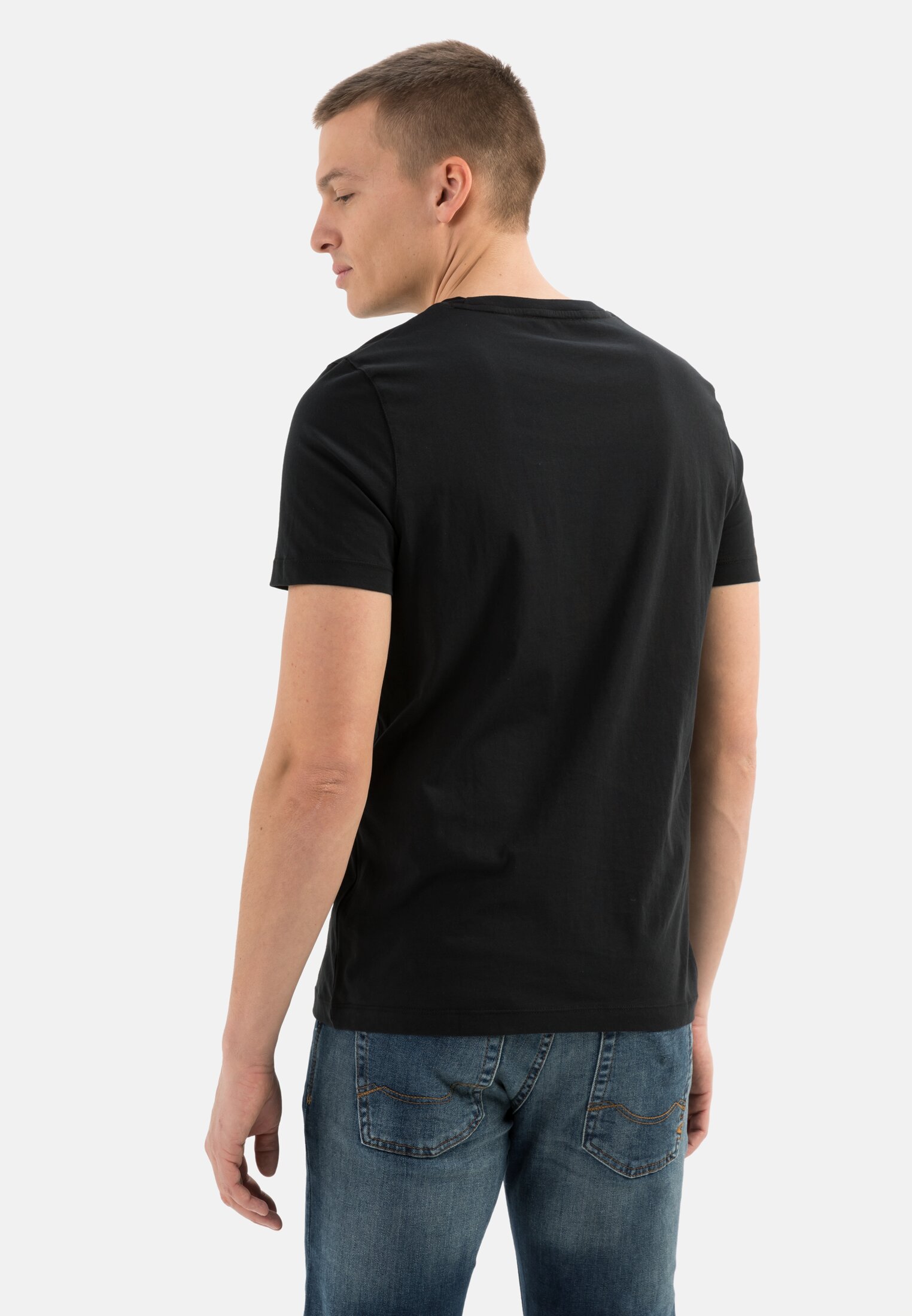 MI_409641-9T01-88_M2-00 Herren Basic T-Shirt mit Rundhals aus Organic Cotton Schwarz getragen hinten