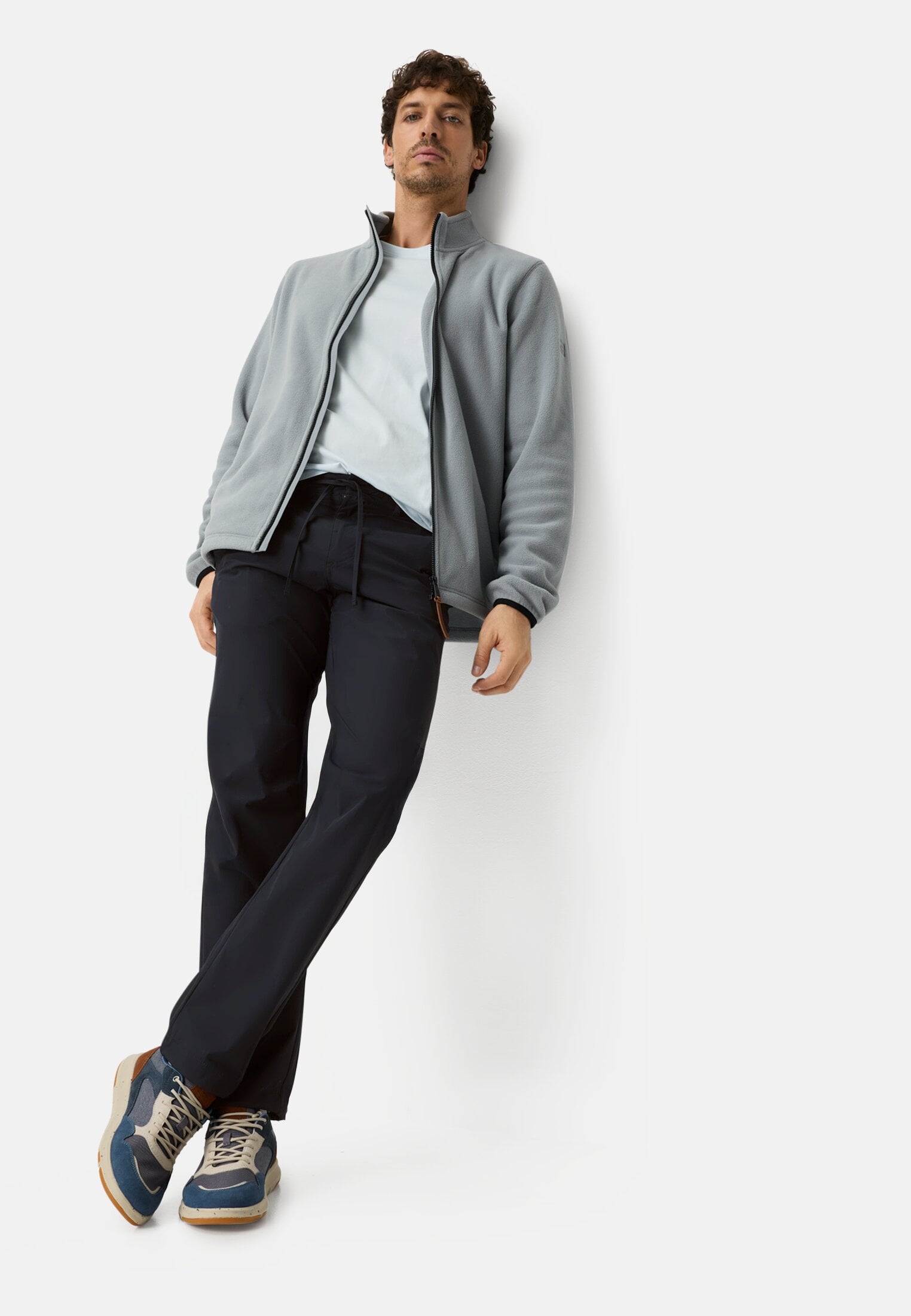 Heren fleXXXactive® broek met verstelbare tailleband Marineblauw gedragen emotional 