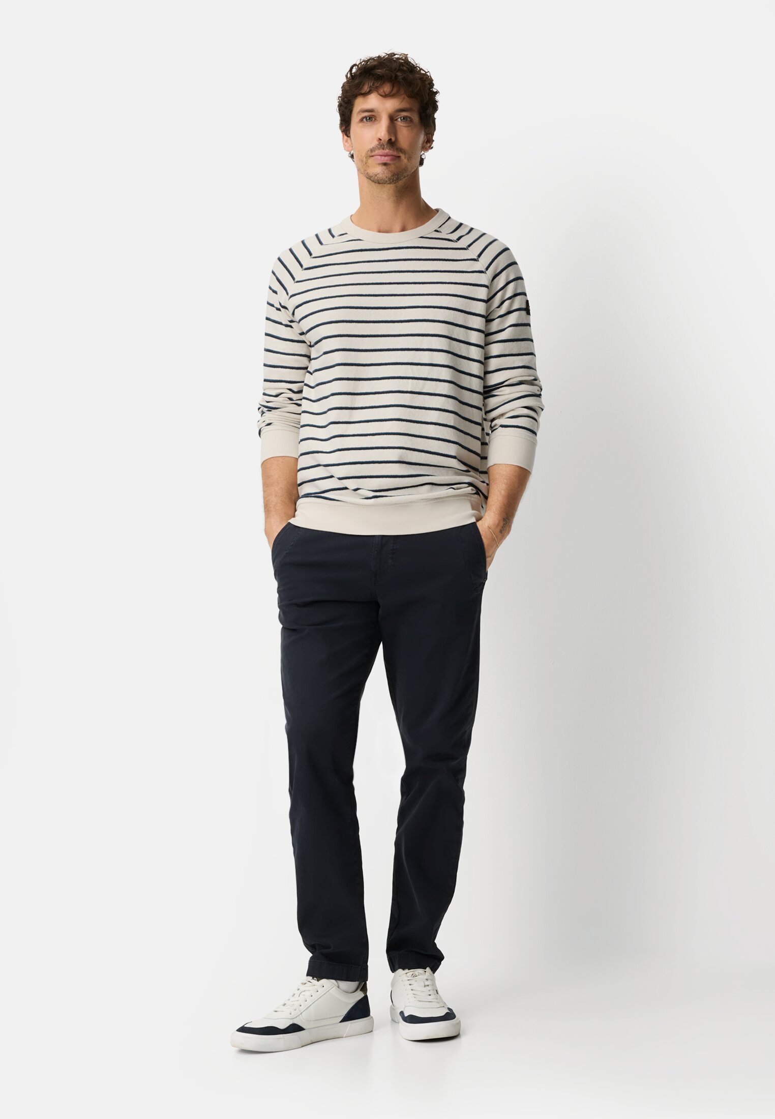 Heren Gestreept sweatshirt met ronde hals Wit gedragen voor lichaam compleet 