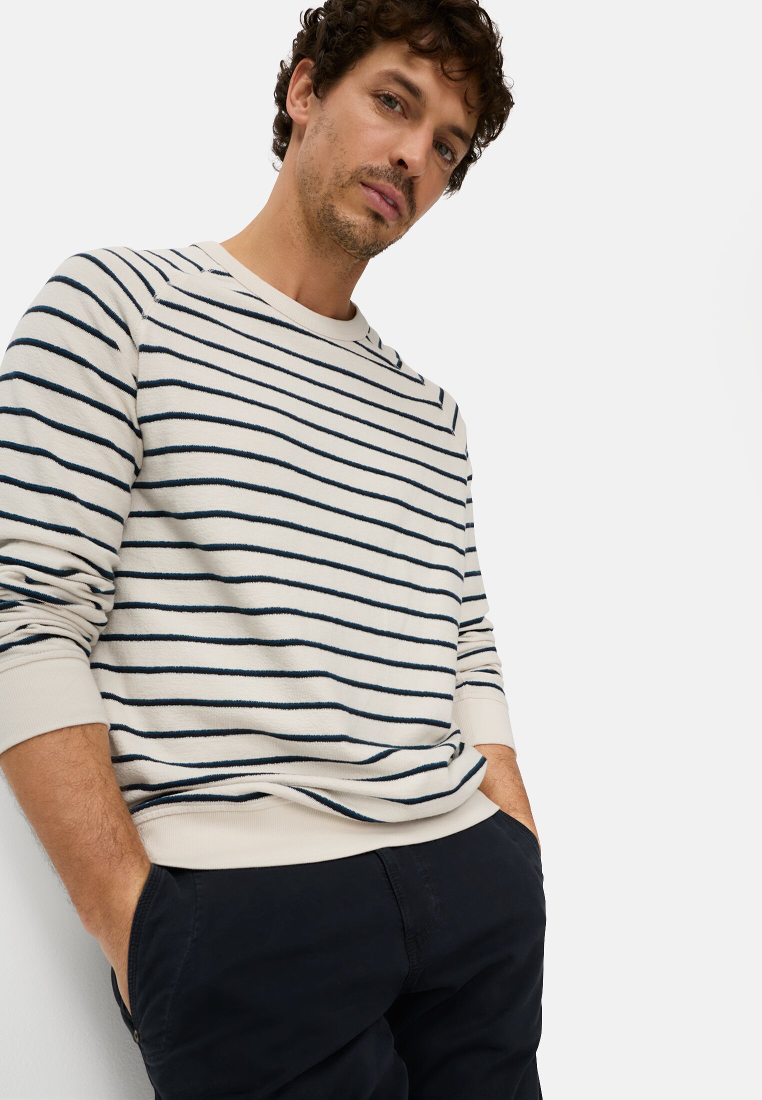 Heren Gestreept sweatshirt met ronde hals Wit gedragen emotional 