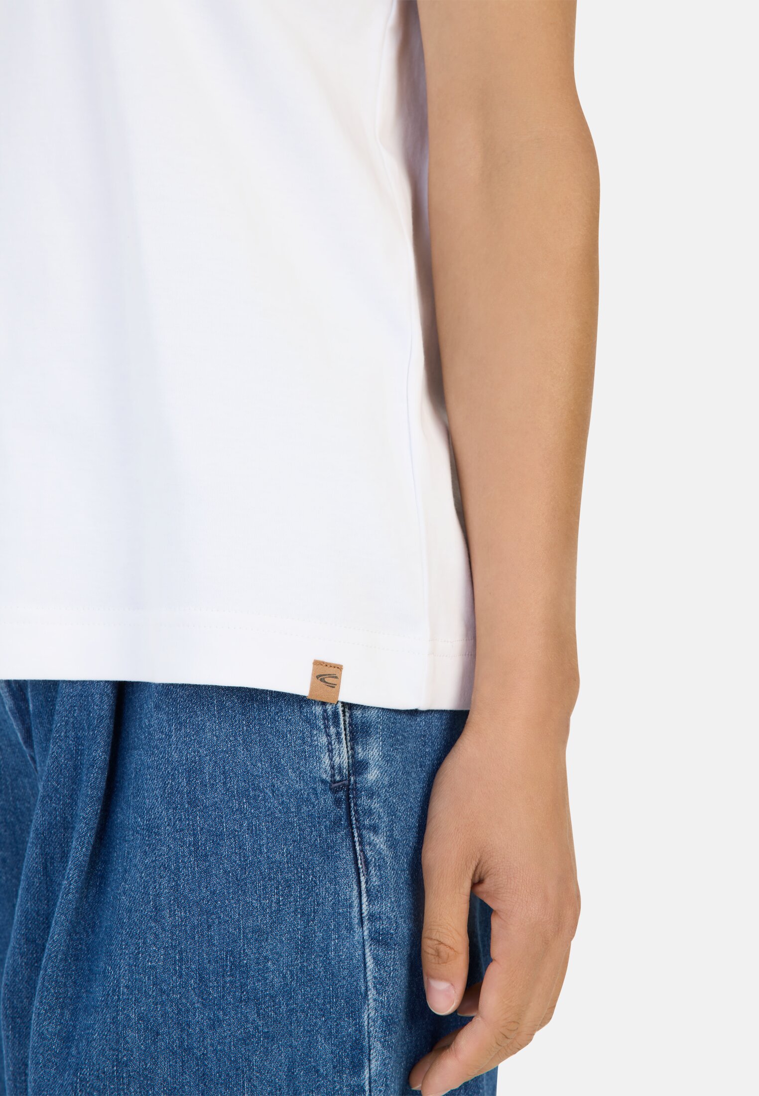 camelactive_T-Shirt_Bright_White_309681-5T73-01_M5 Women T-shirt made from organic cotton White worn detail close