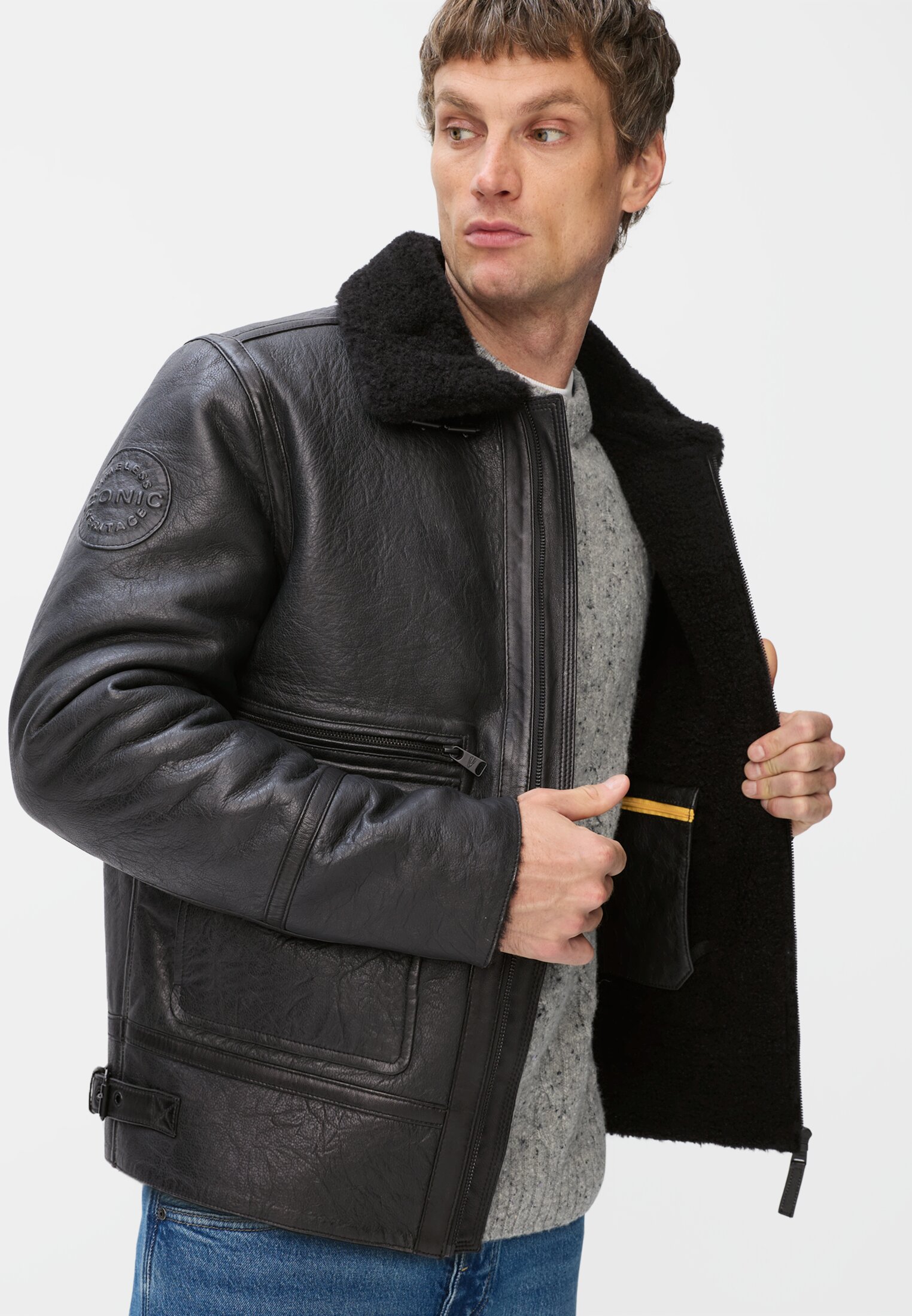 Herren Gefütterte Lederjacke mit Innentasche Schwarz getragen emotional