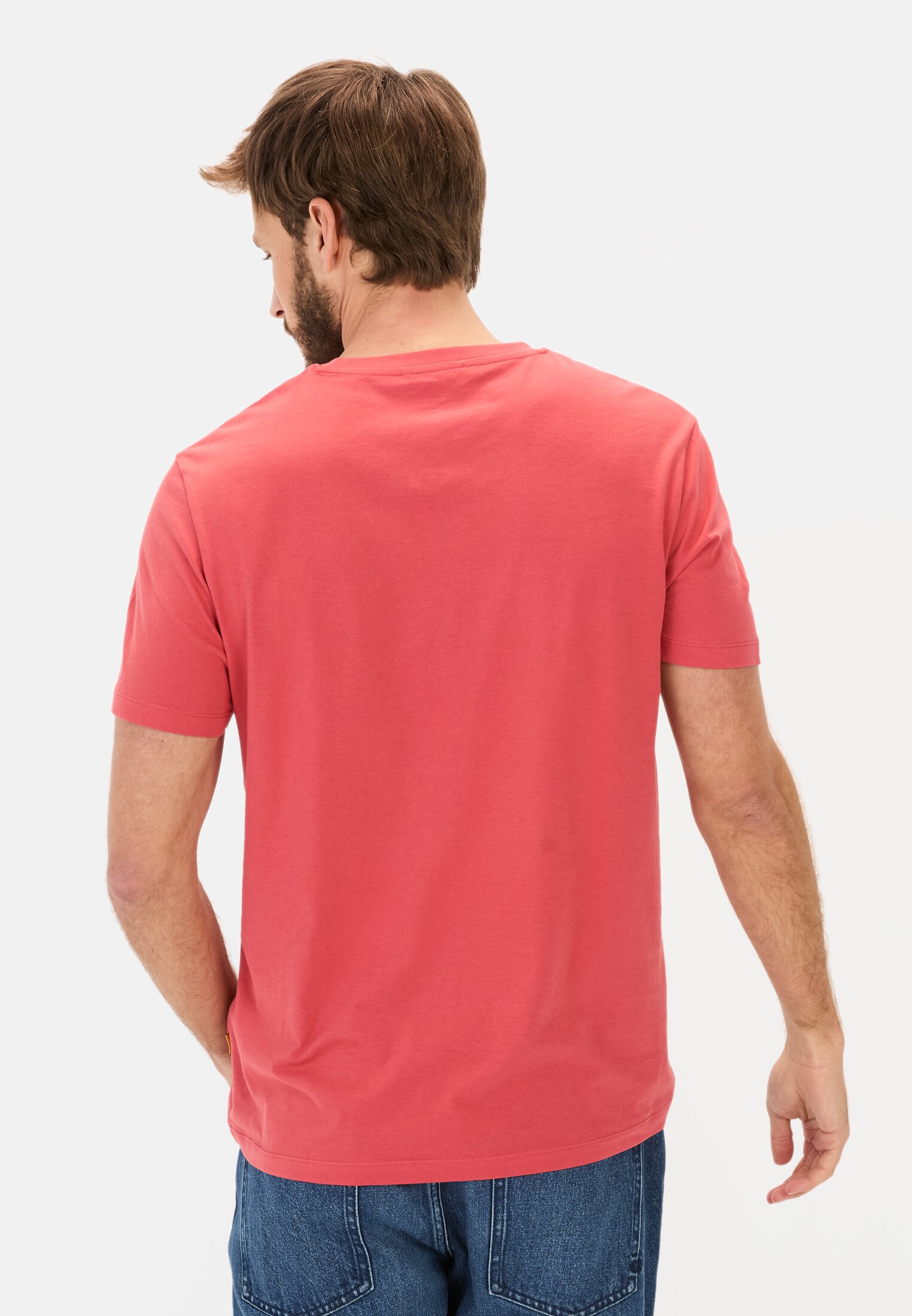 Men Basic T-shirt made of pure cotton Red worn back