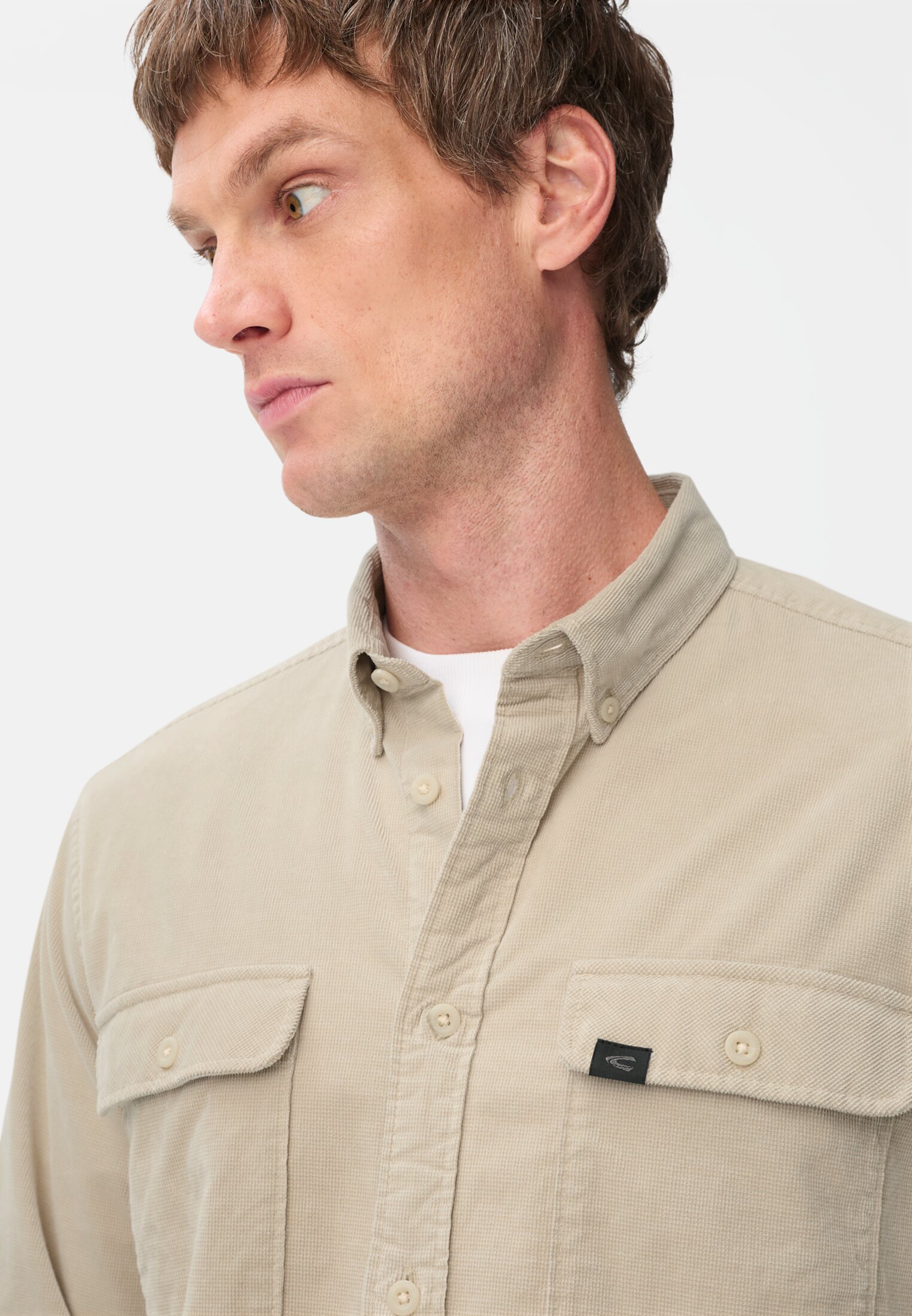 Men Corduroy shirt with 2-way stretch Beige worn detail close