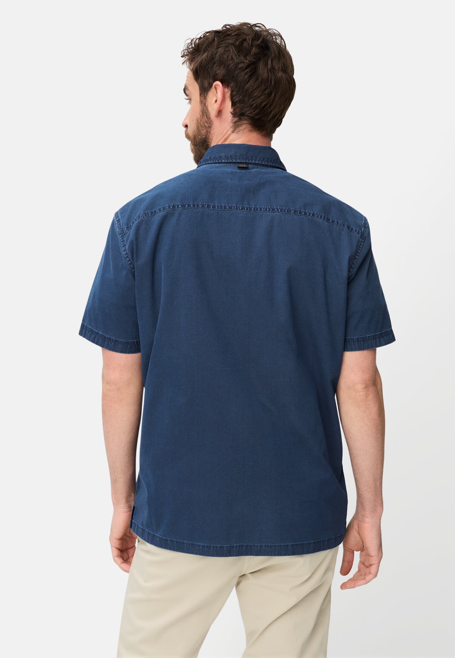 Men Shirt with flap pockets Indigo Blue worn back