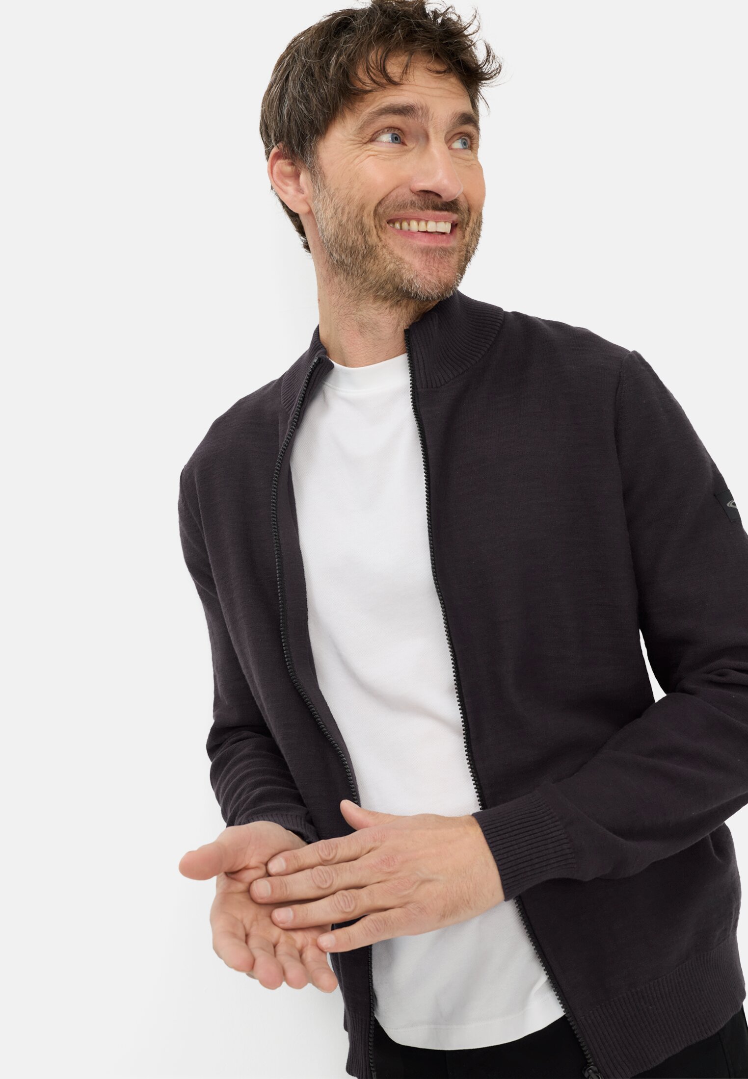 Heren Gebreid vest van puur katoen Donkerblauw gedragen emotional 