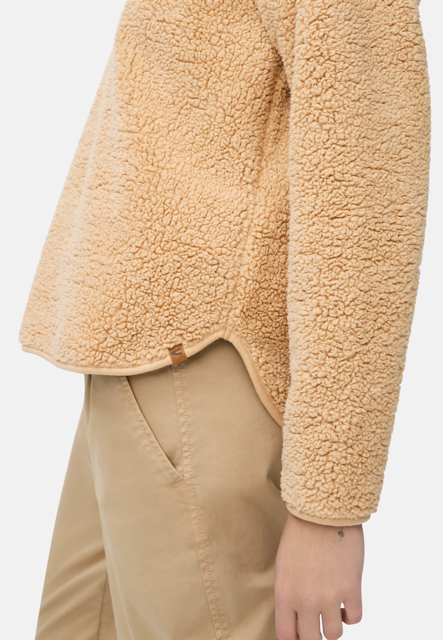 Women Hoodie with half-zip Caramel worn detail close
