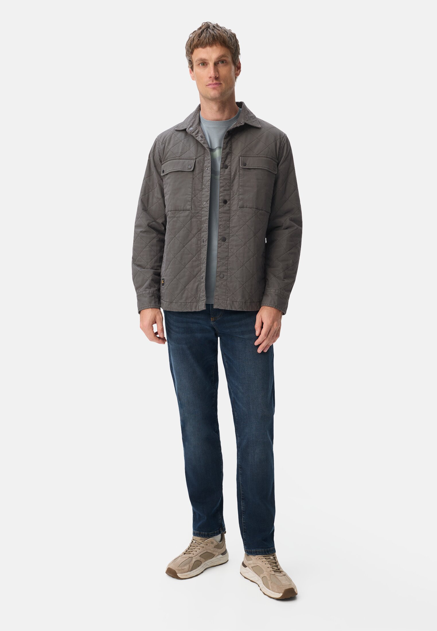 Herren Overshirt mit Rautenmuster Graphitgrau getragen vorne Ganzkörper