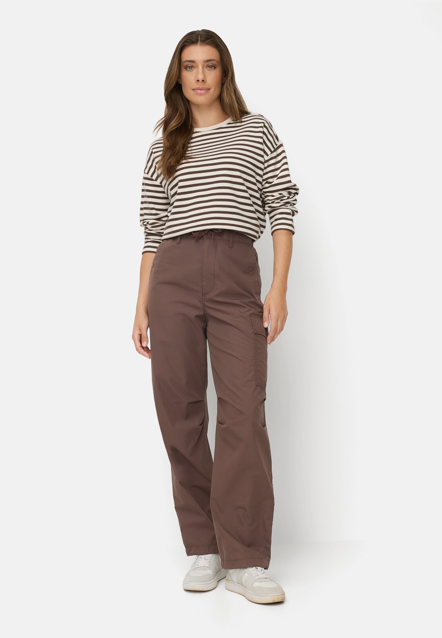 Vrouwen Cargo broek met trekkoord Bruin gedragen voor lichaam compleet