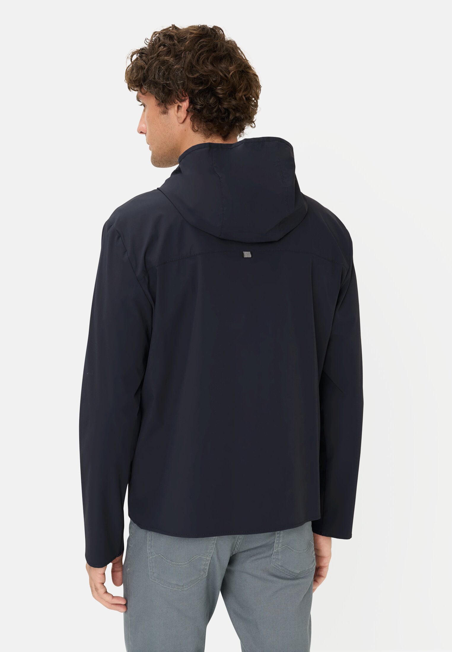 Heren Sweatjack met capuchon Donkerblauw gedragen achter