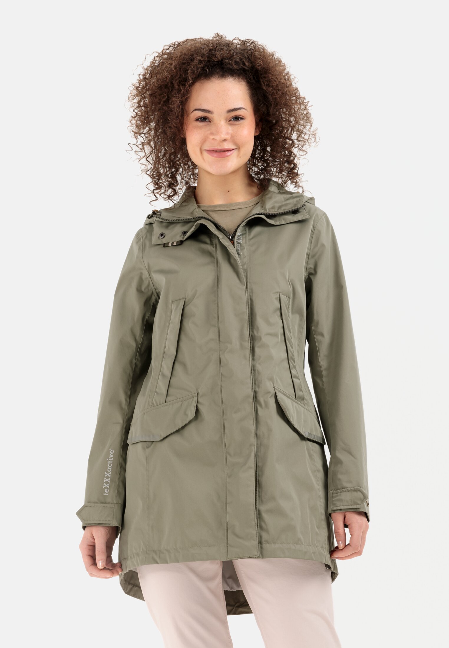 Damen teXXXactive® Funktionsparka aus einem organic Cotton Mix Khaki getragen vorn