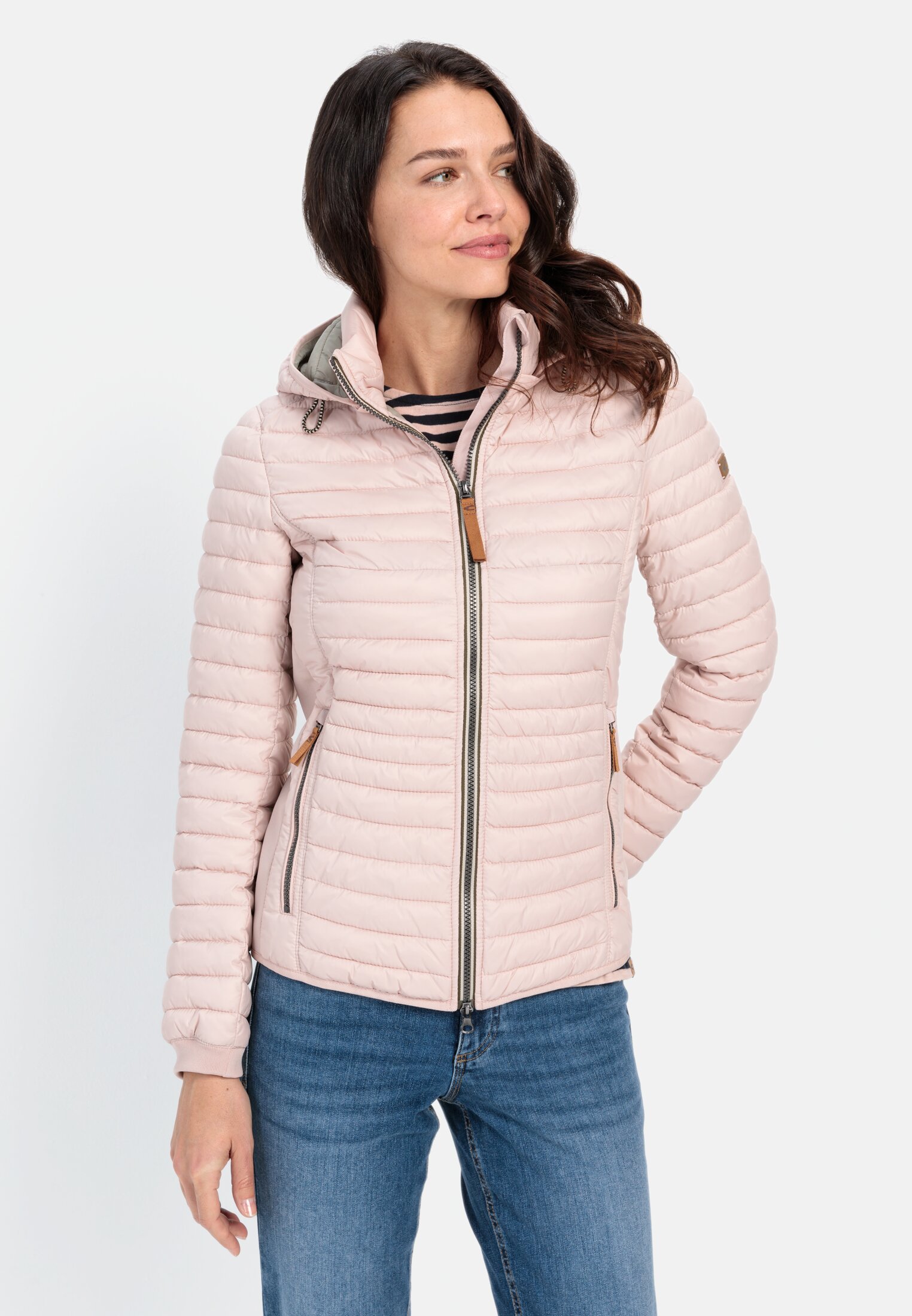 Damen Leichte Steppjacke aus recyceltem Polyamid Rosa getragen vorn