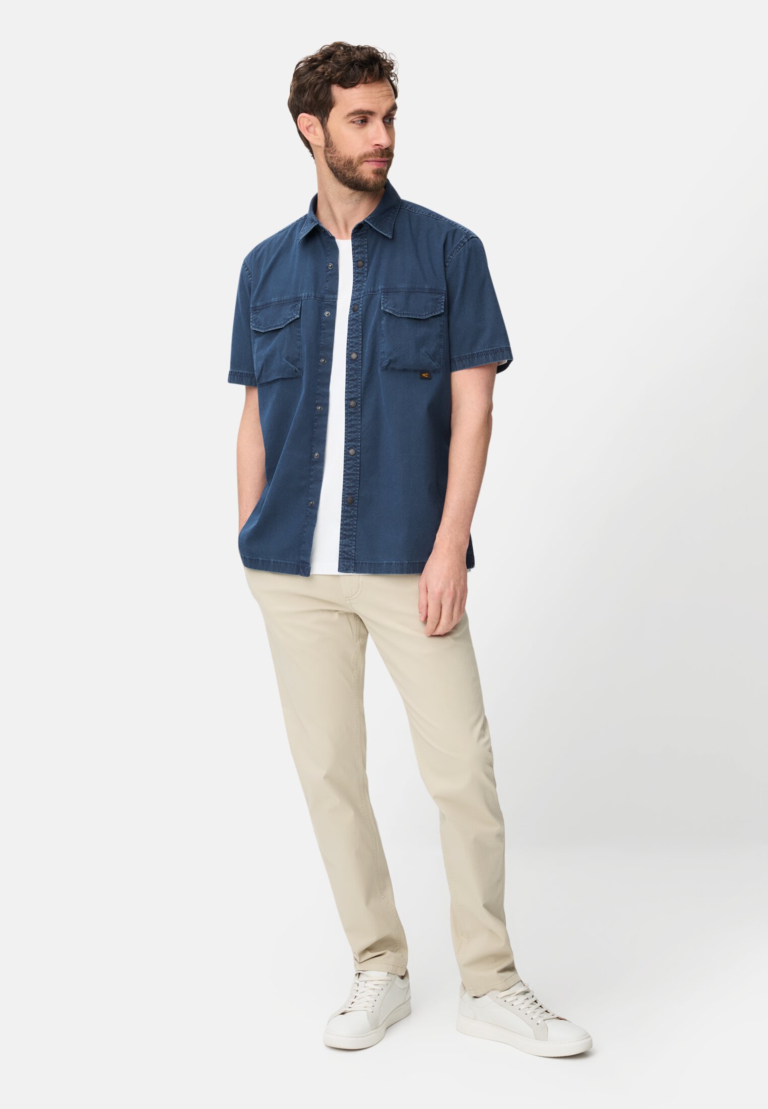 Men Shirt with flap pockets Indigo Blue worn front full body