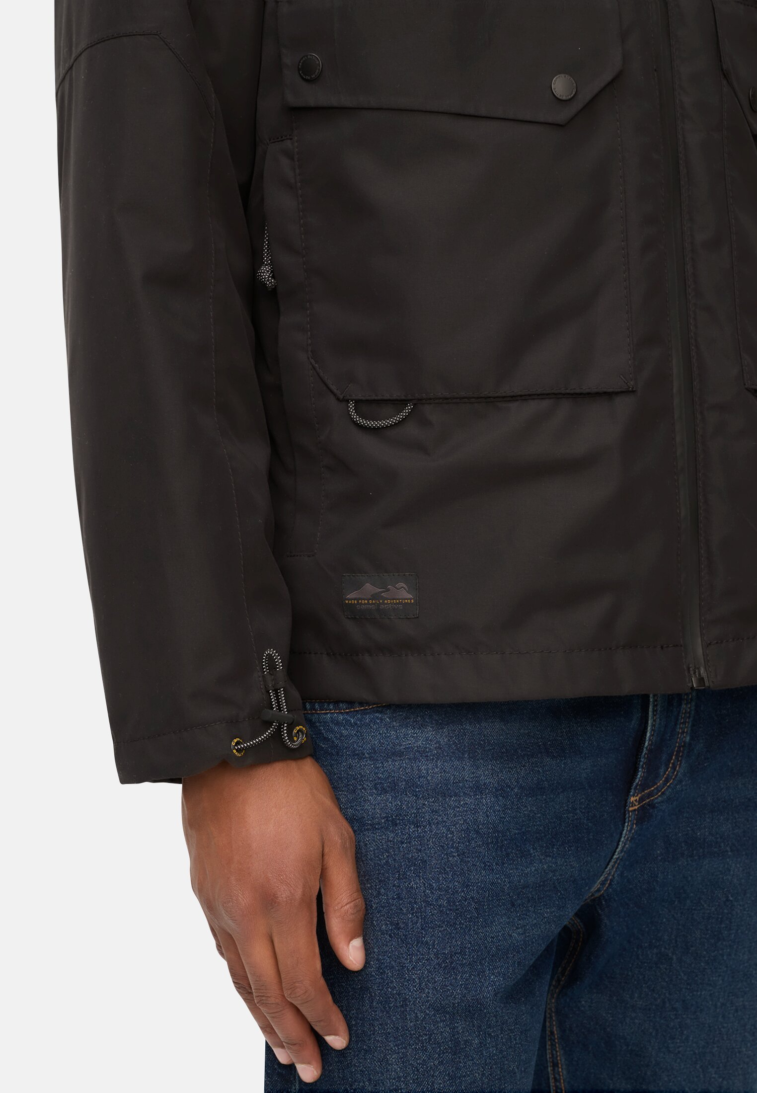 Herren teXXXactive® Jacke mit 2-in-1-Funktion Schwarz getragen detailliert nah