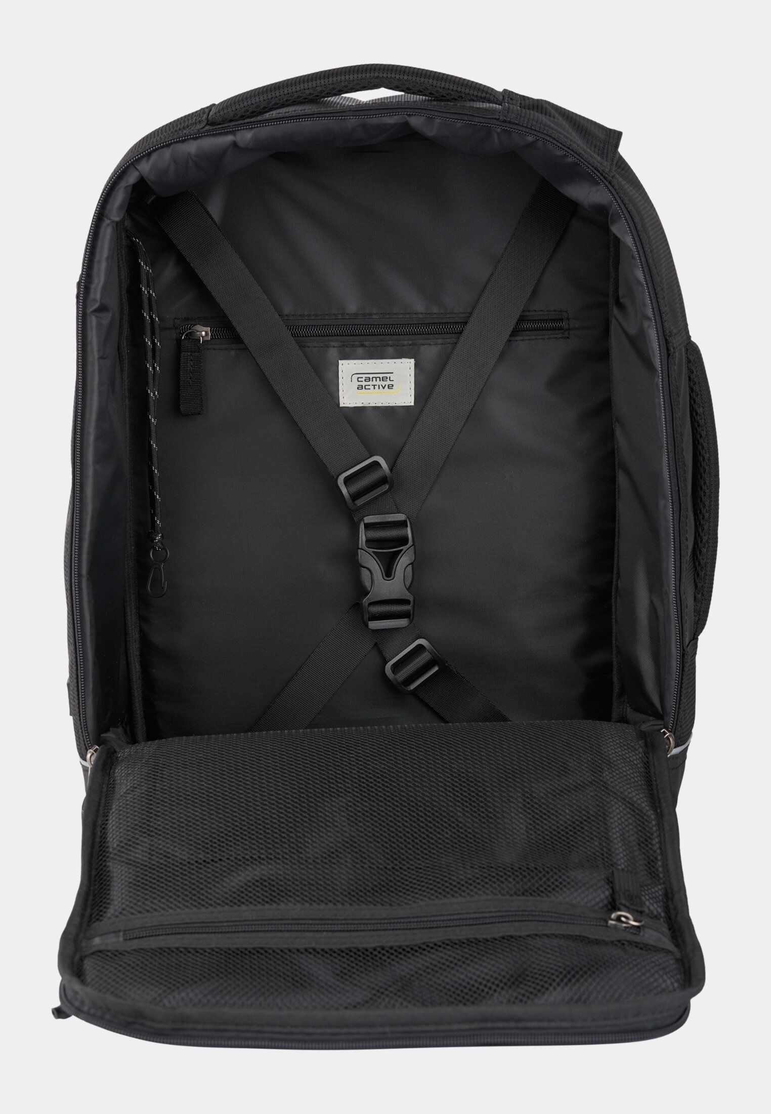 Herren CONNECT Rucksack mit gepolstertem Laptopfach Schwarz vorne nah