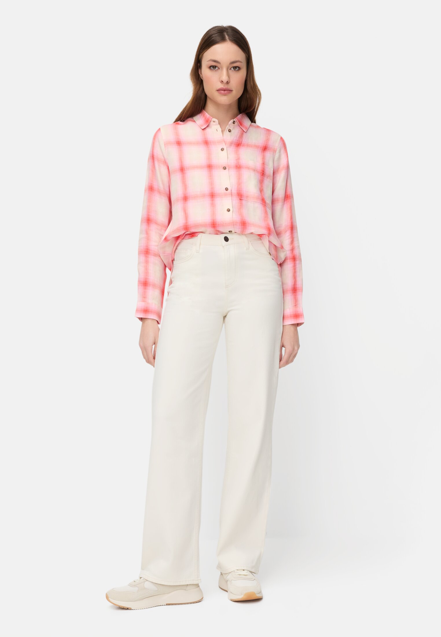 Damen Karierte Bluse mit Knopfleiste Pink getragen vorne Ganzkörper