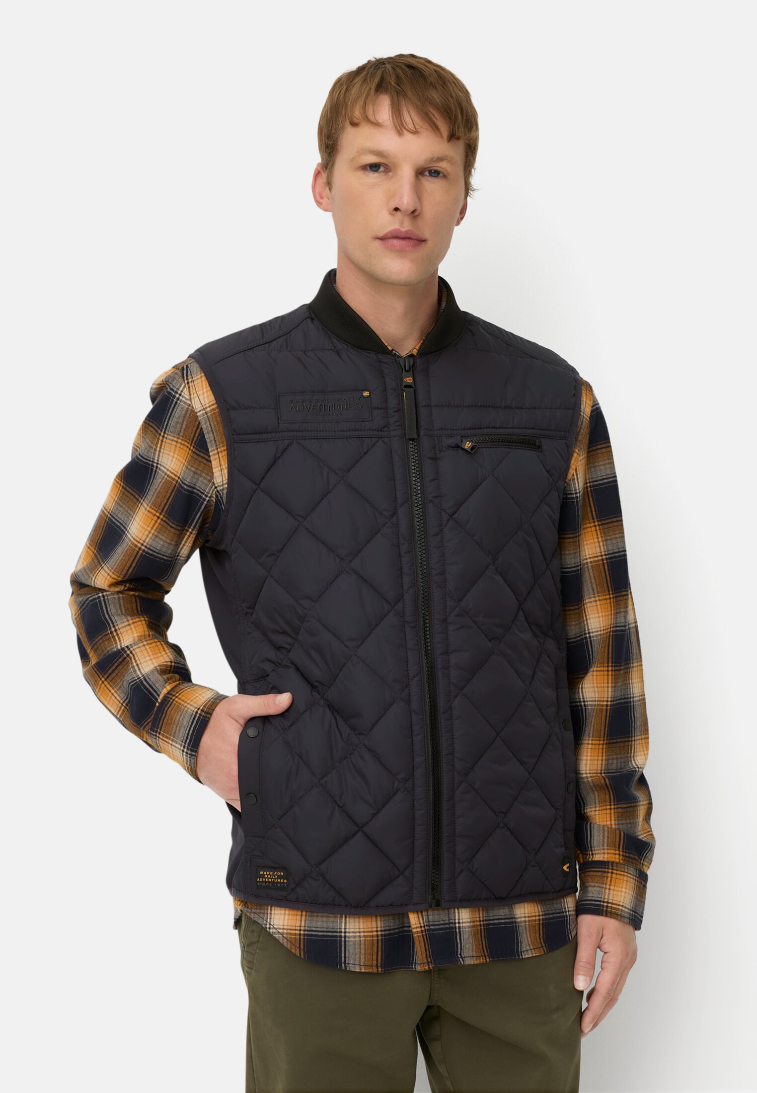 Men Water-repellent vest with warm pocket lining Navy blue worn front