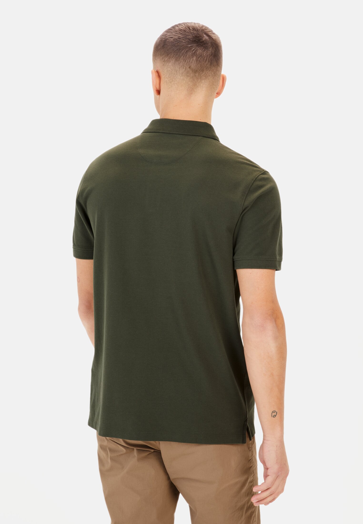 MI_0992F-5P93-91_M2-01 Herren Kurzarm Poloshirt aus Baumwolle Dunkelgrün getragen hinten