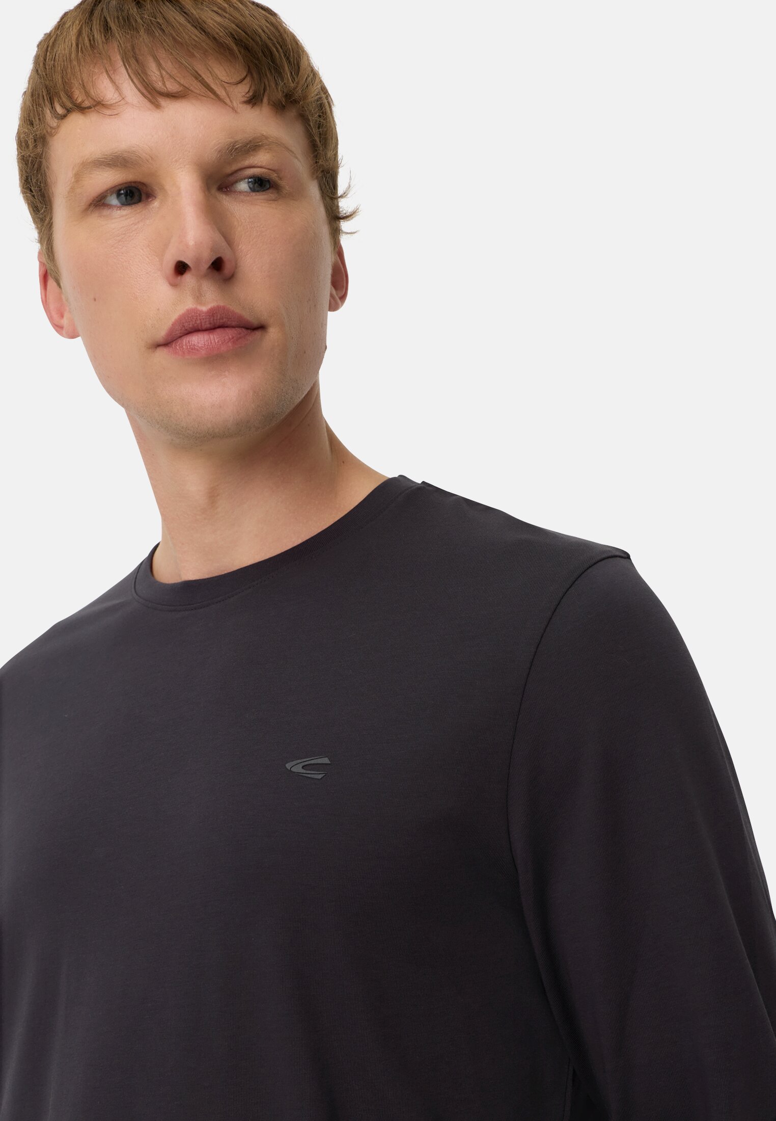 Herren fleXXXactive® Langarmshirt mit Stay Fresh Funktion Schwarz getragen detailliert nah