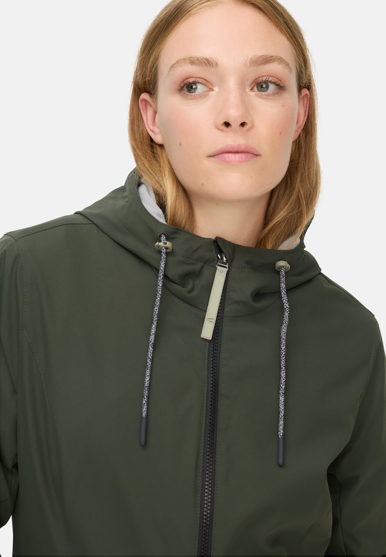 Women Functional jacket with adjustable hood Forest Green worn detail close