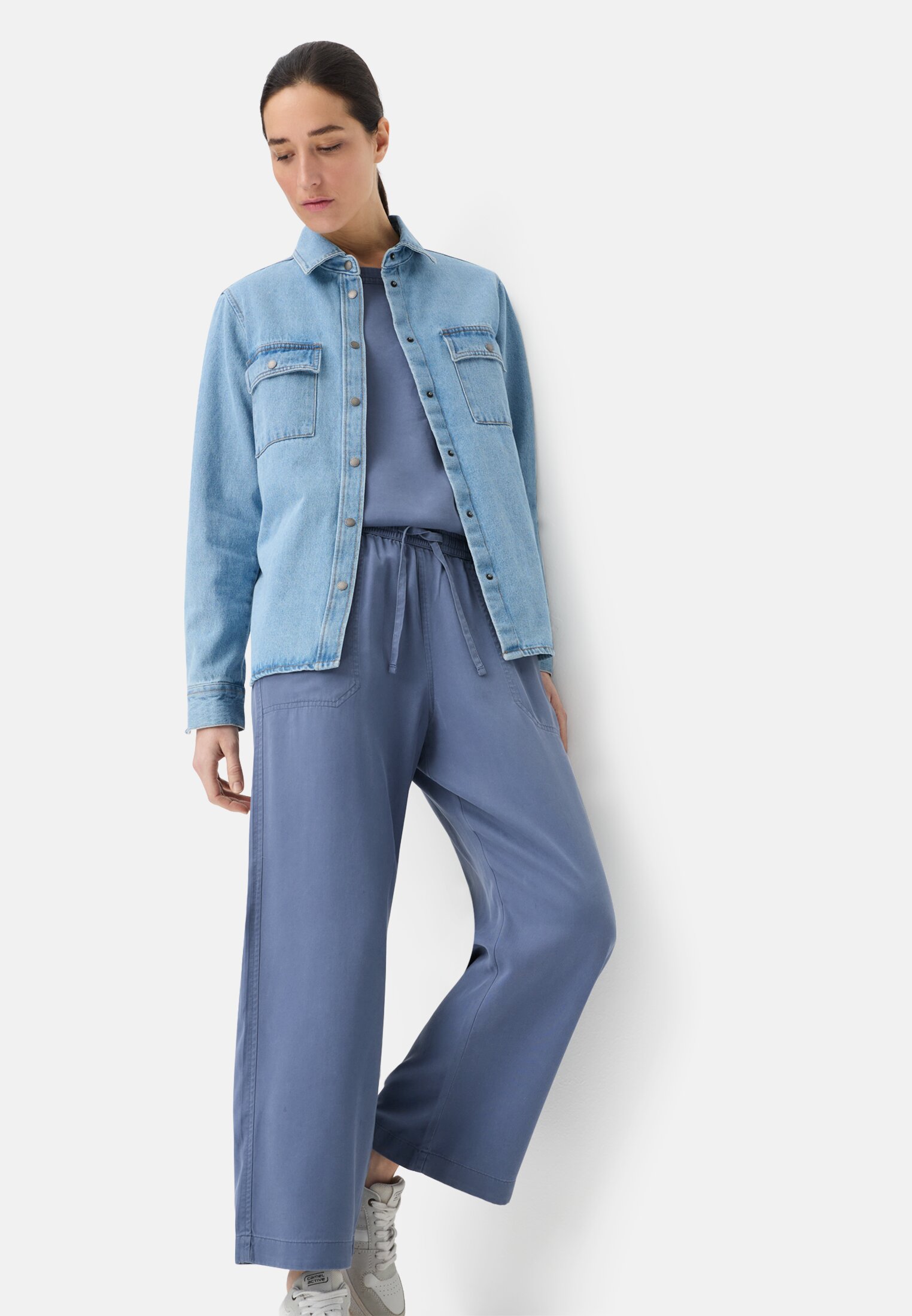 Damen Culotte mit Tunnelzug Ozeanblau getragen emotional