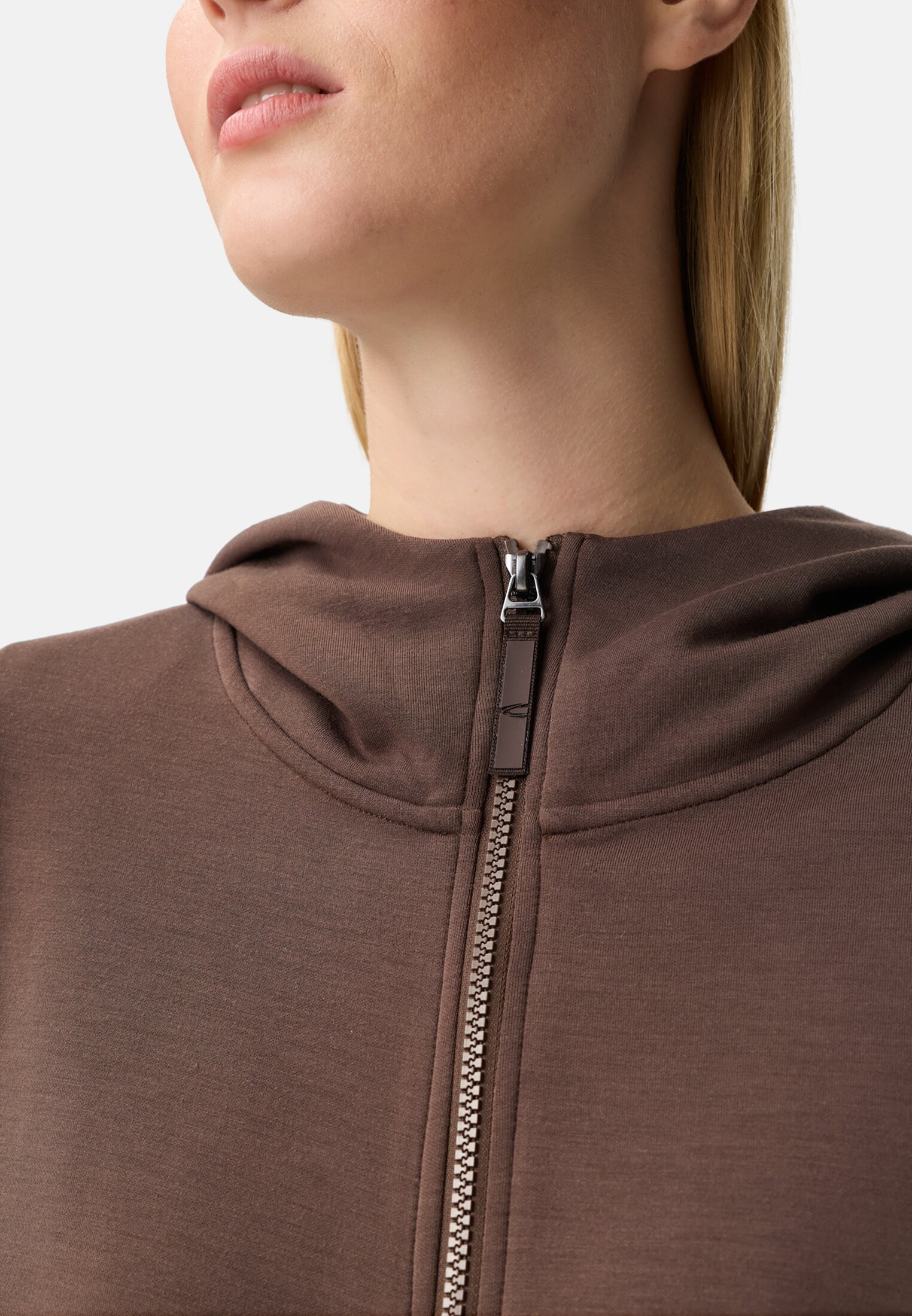 Women Sweat jacket with hood Brown worn detail close
