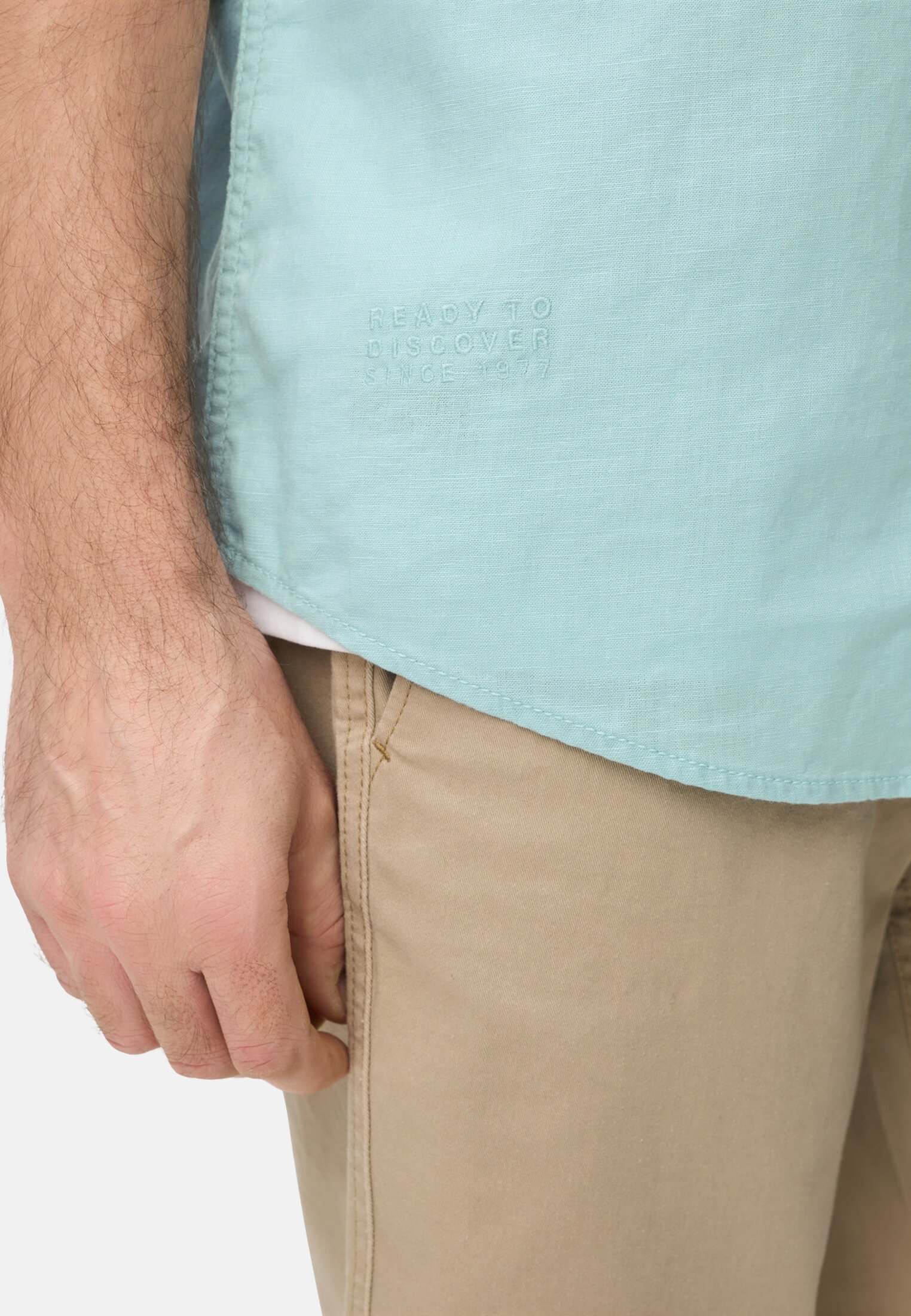 Heren Korte mouwen shirt van linnenmix Oceaan Groen gedragen detail dichtbij