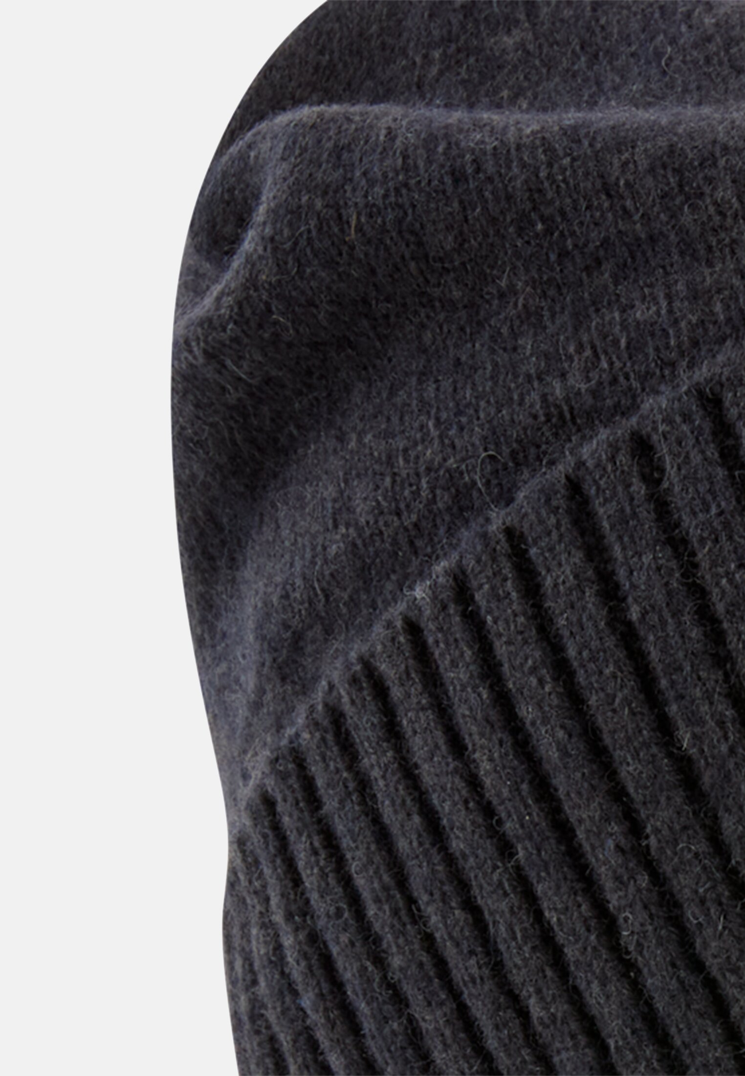 Herren Beanie aus reiner Wolle Schwarz vorne nah