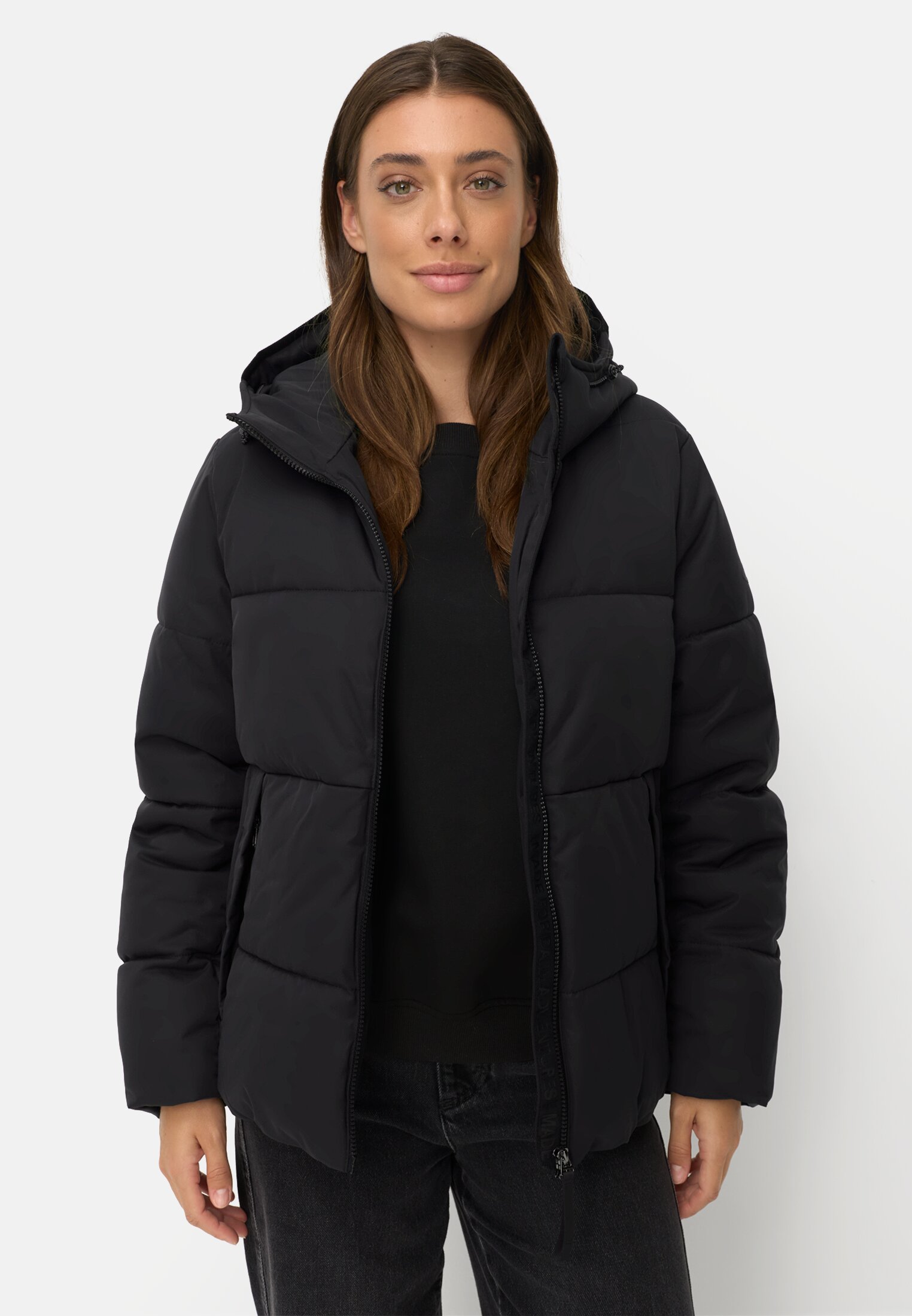 Damen Gefütterte Jacke mit reflektierenden Details Schwarz getragen vorn