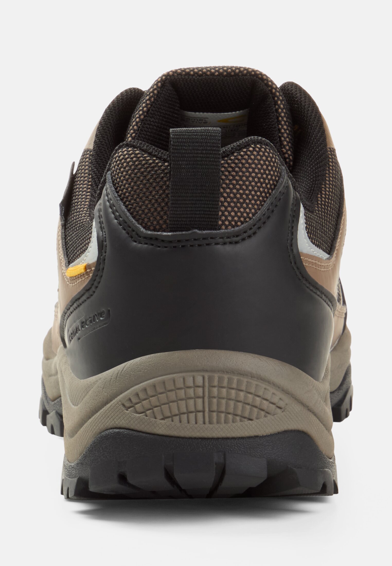 Herren Sneaker mit robuster Sohle Braun vorne nah