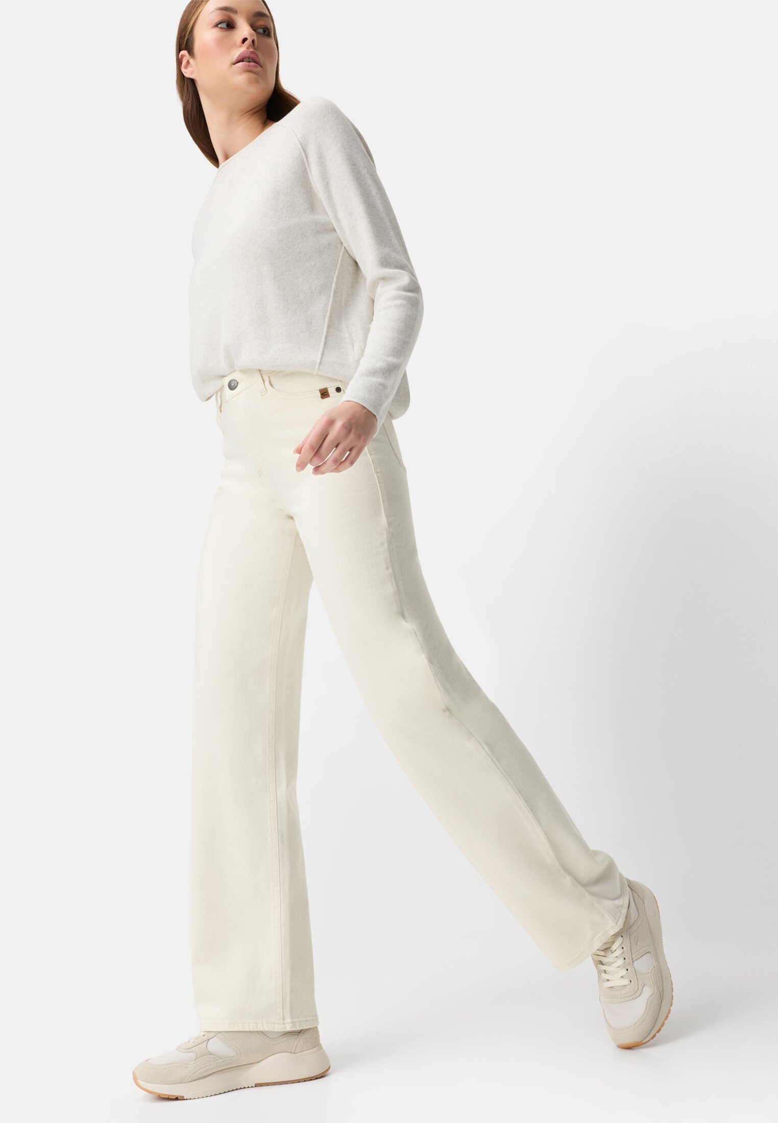 Damen 5 Pocket Wide Leg Denim Milchweiß getragen emotional